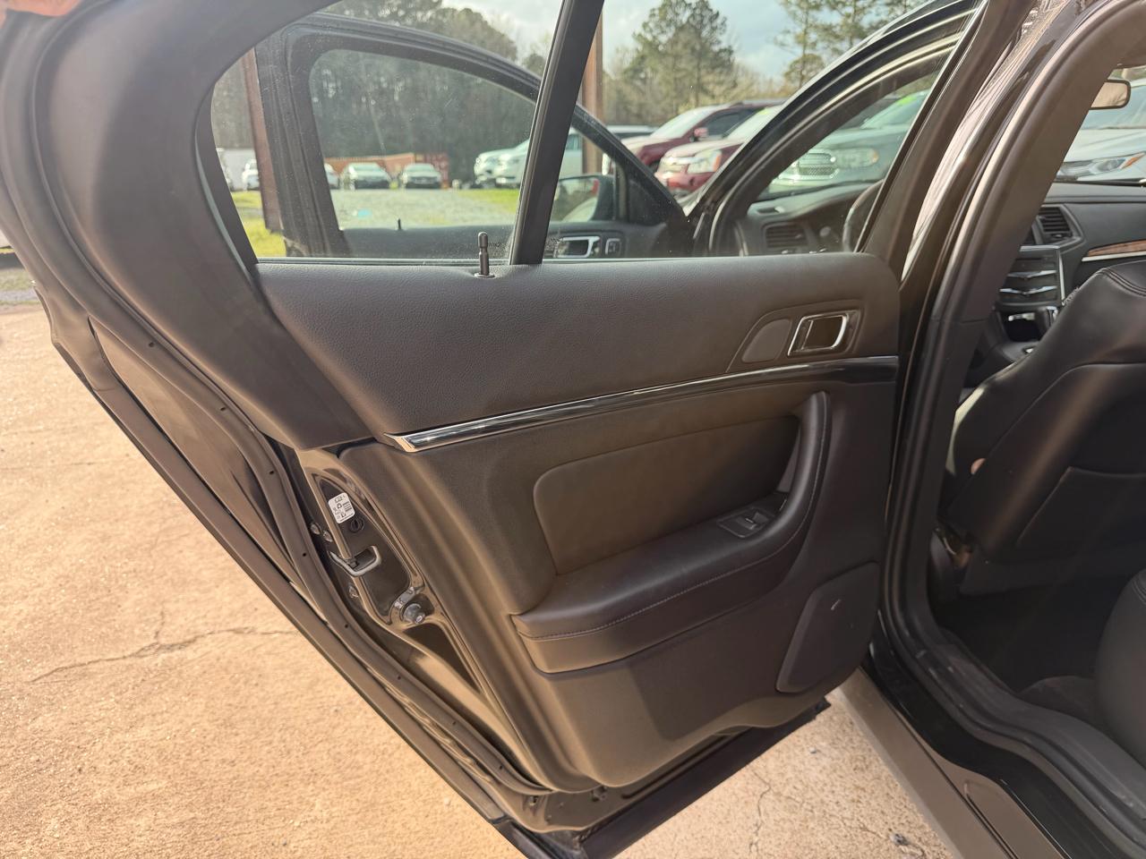 Lincoln MKS 4dr Sdn 3.7L FWD 2013