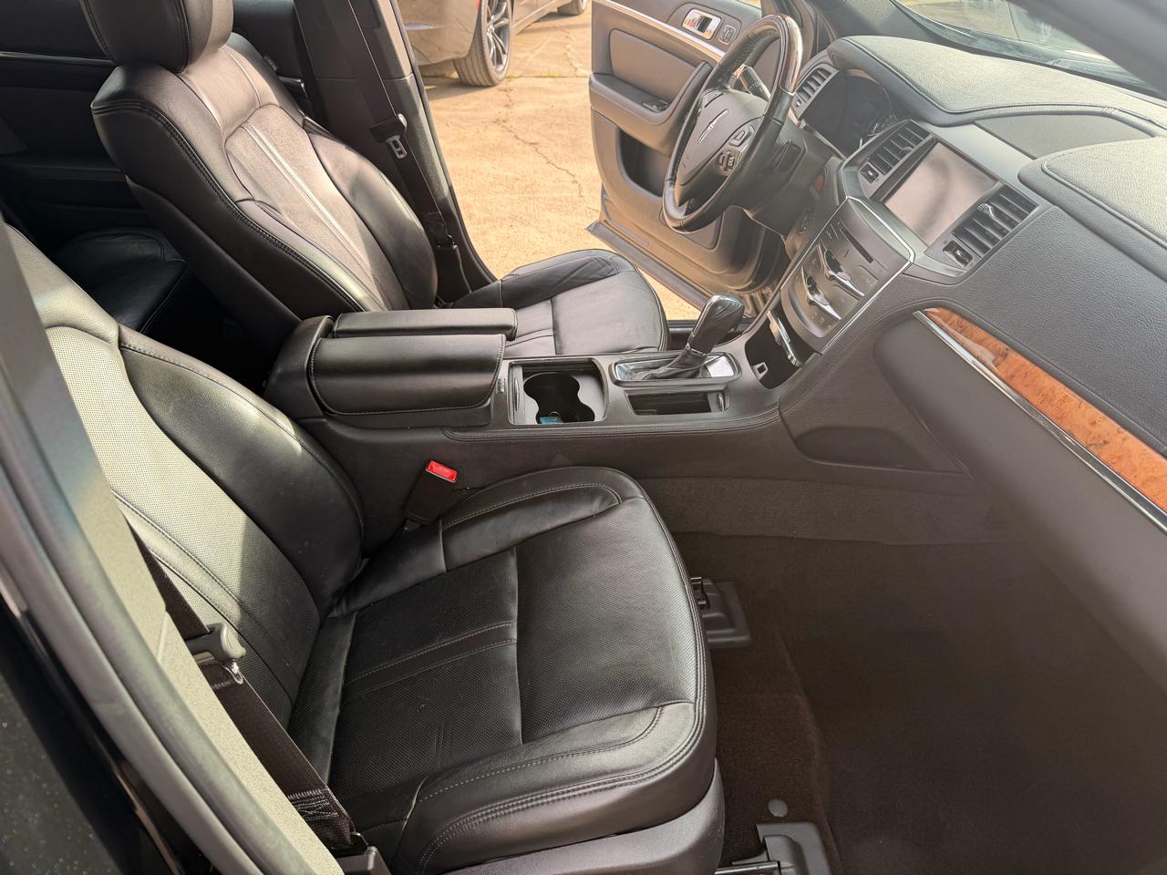 Lincoln MKS 4dr Sdn 3.7L FWD 2013