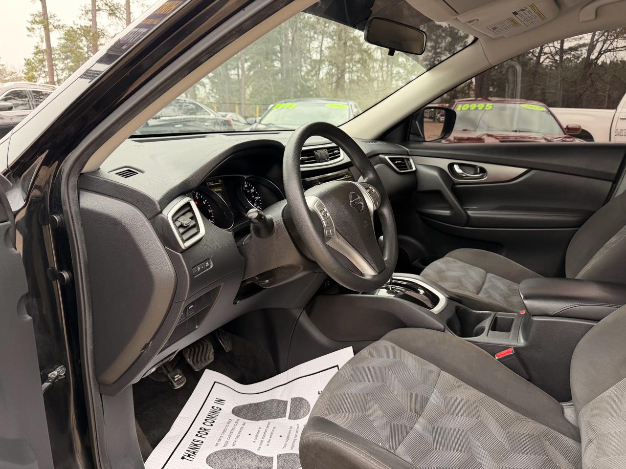 Nissan Rogue FWD 4dr SV 2016