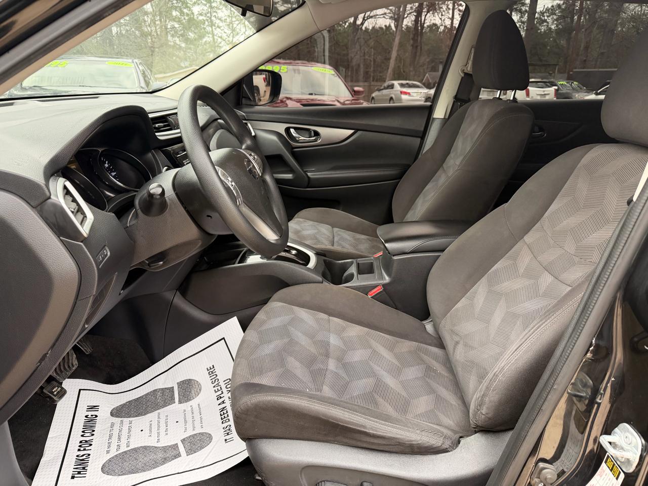 Nissan Rogue FWD 4dr SV 2016