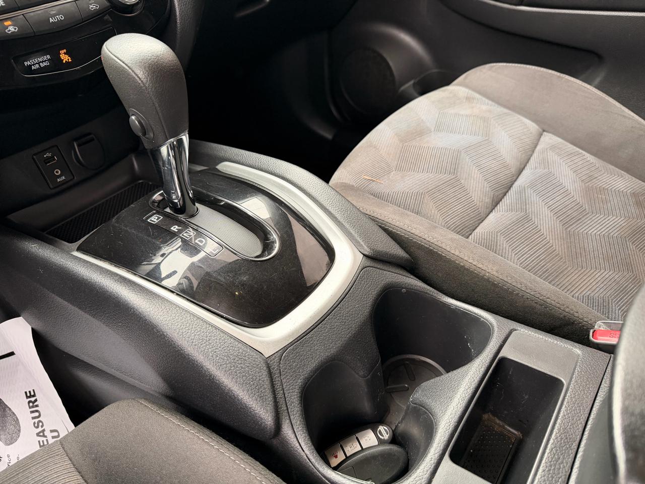 Nissan Rogue FWD 4dr SV 2016