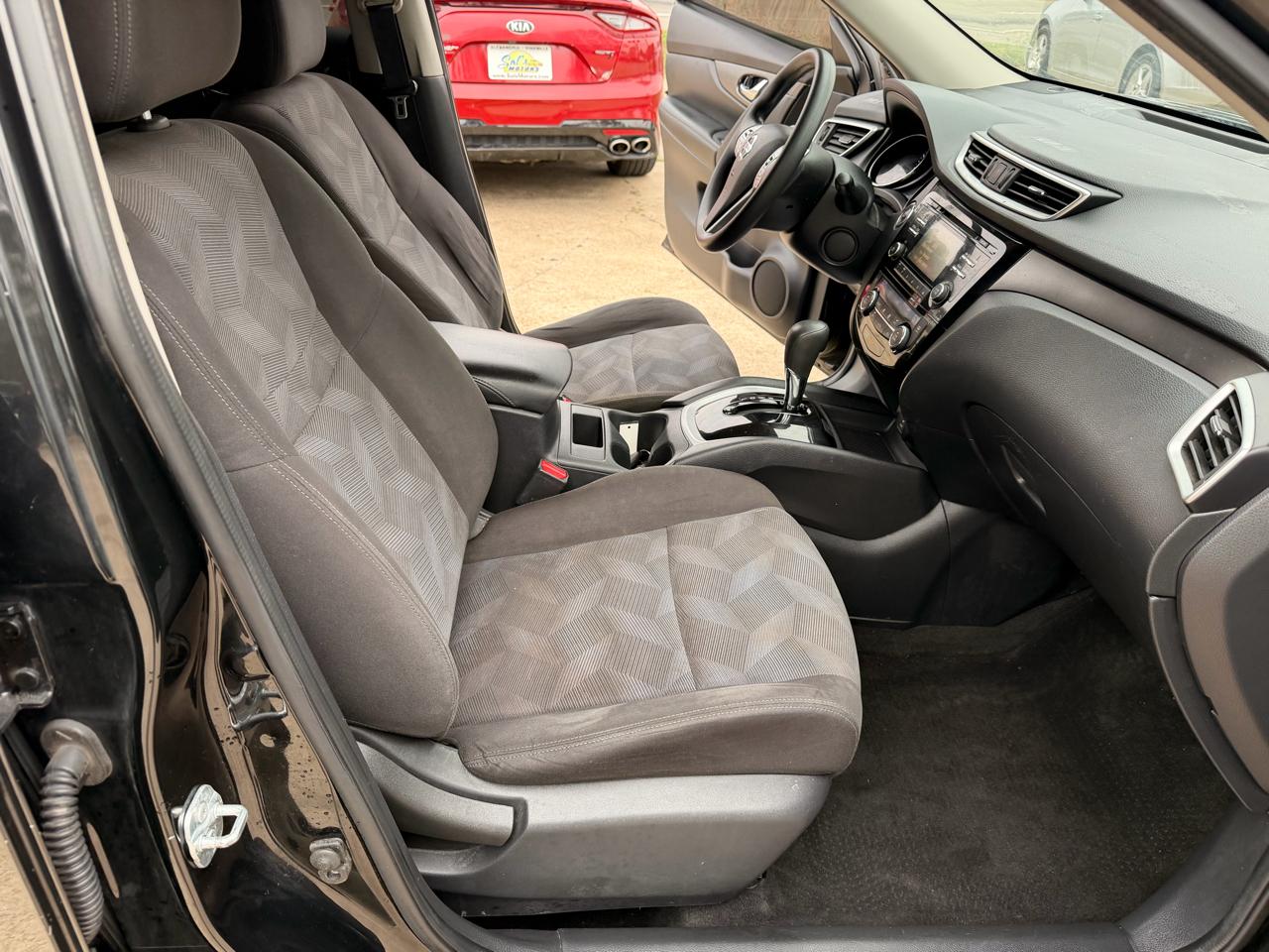 Nissan Rogue FWD 4dr SV 2016