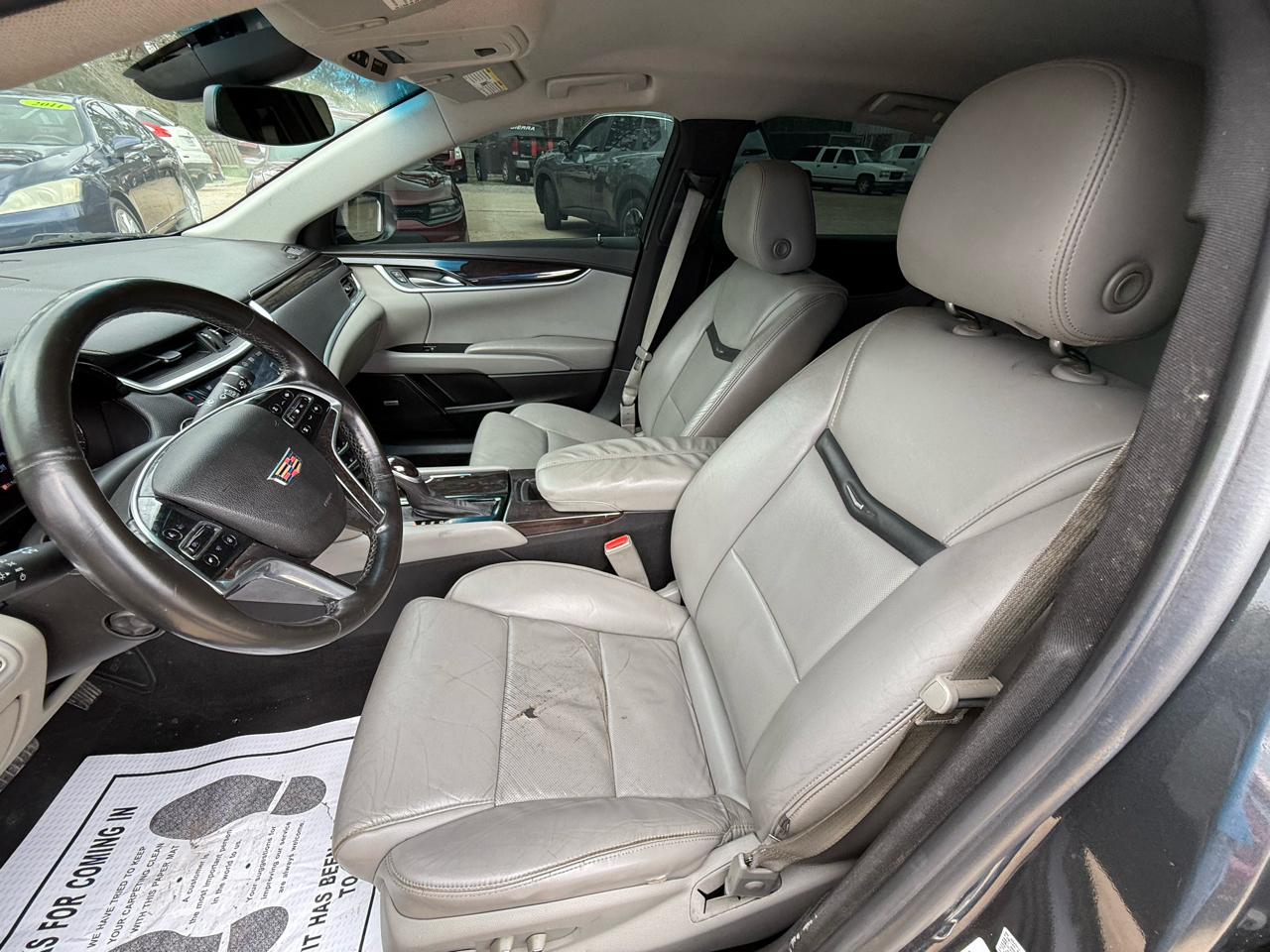 Cadillac XTS 4dr Sdn Luxury FWD 2017