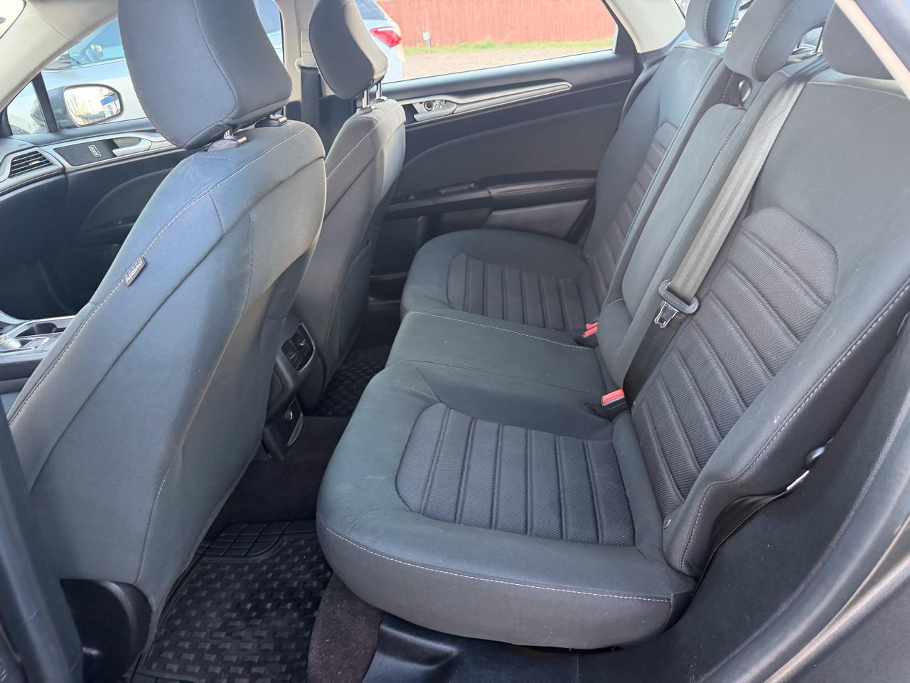 Ford Fusion SE FWD 2020