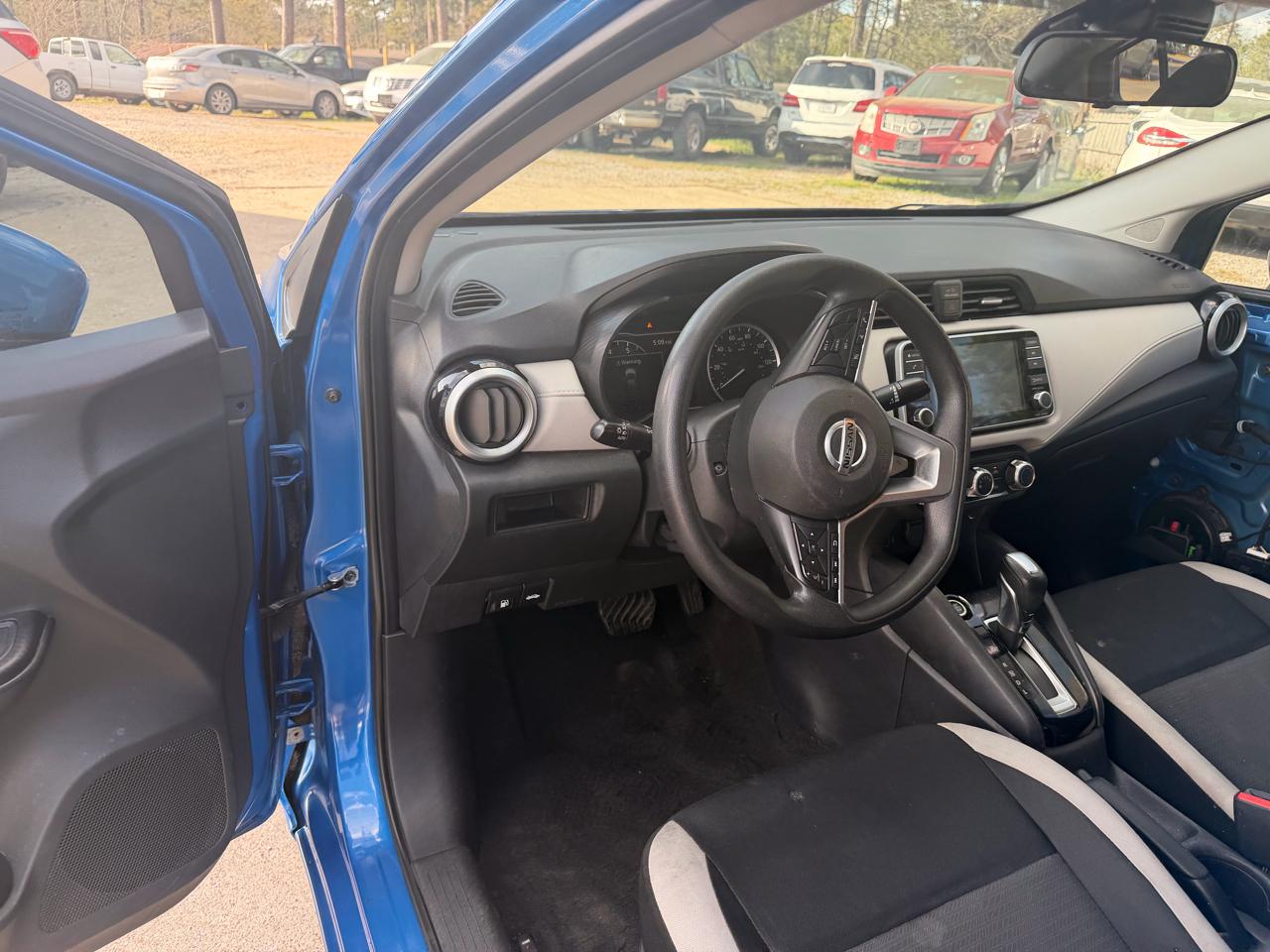 Nissan Versa SV CVT 2021