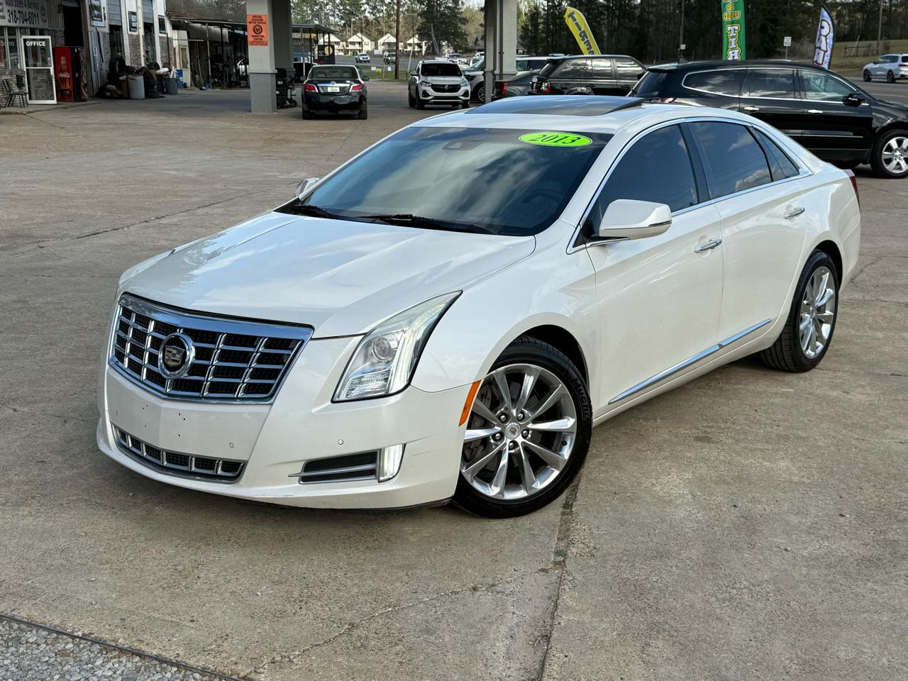 Cadillac XTS 4dr Sdn Premium FWD 2013