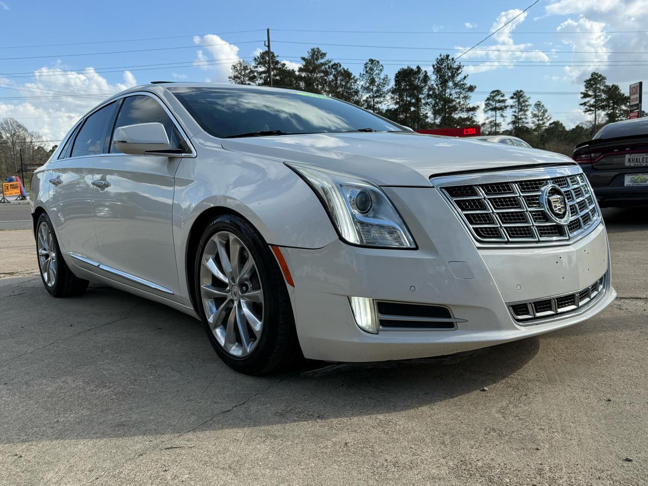 Cadillac XTS 4dr Sdn Premium FWD 2013