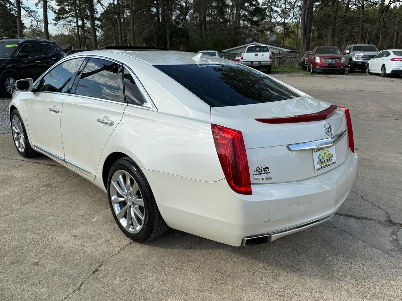 Cadillac XTS 4dr Sdn Premium FWD 2013