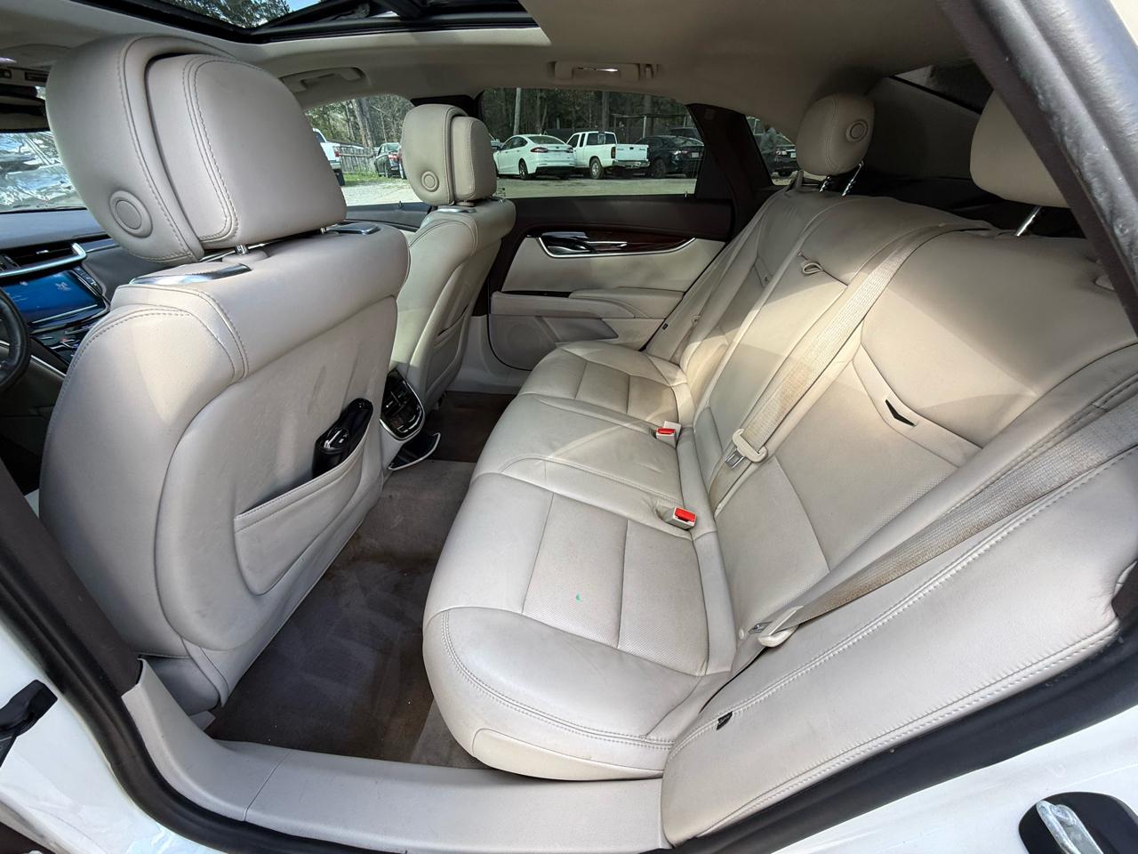 Cadillac XTS 4dr Sdn Premium FWD 2013