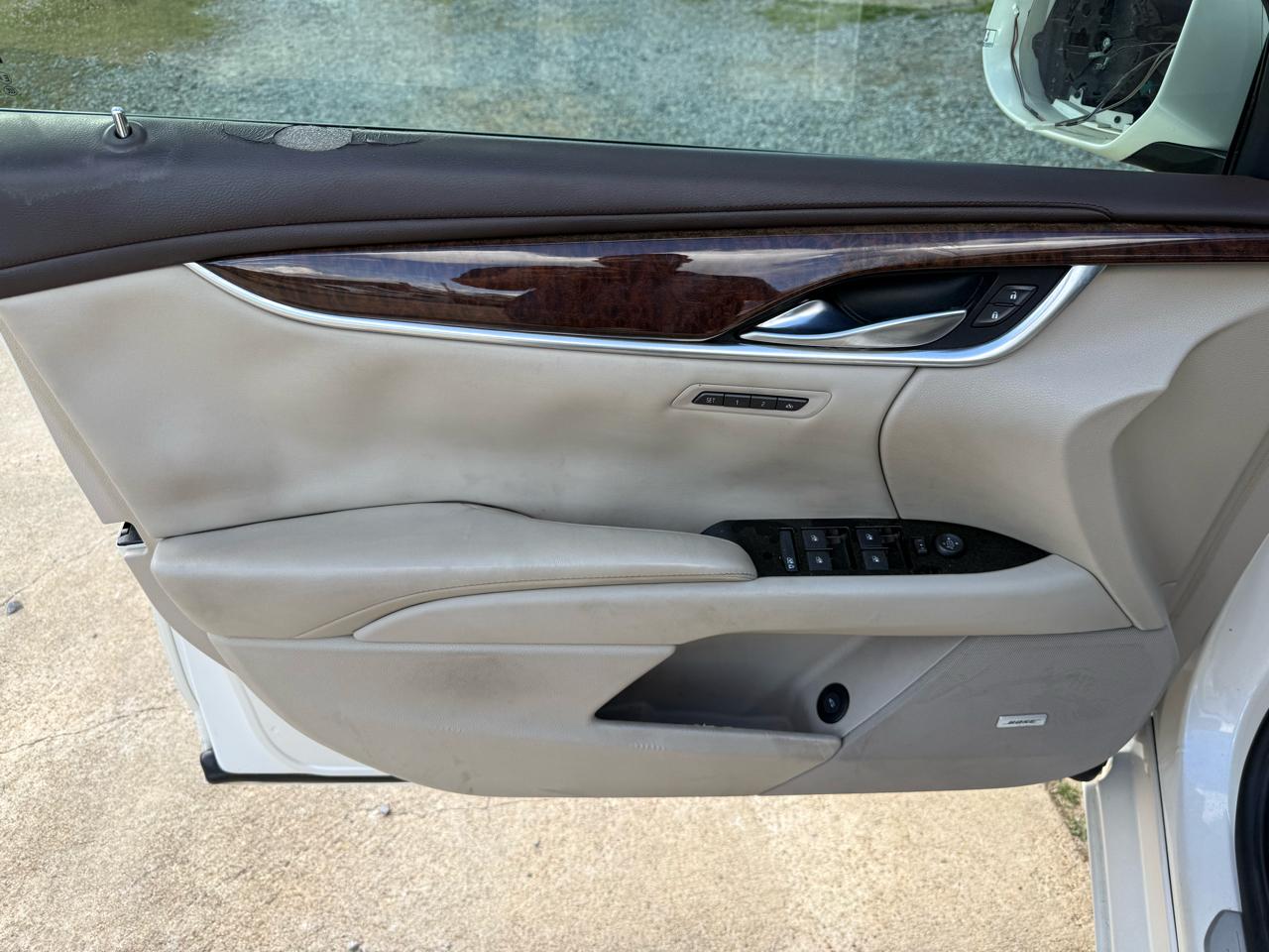 Cadillac XTS 4dr Sdn Premium FWD 2013