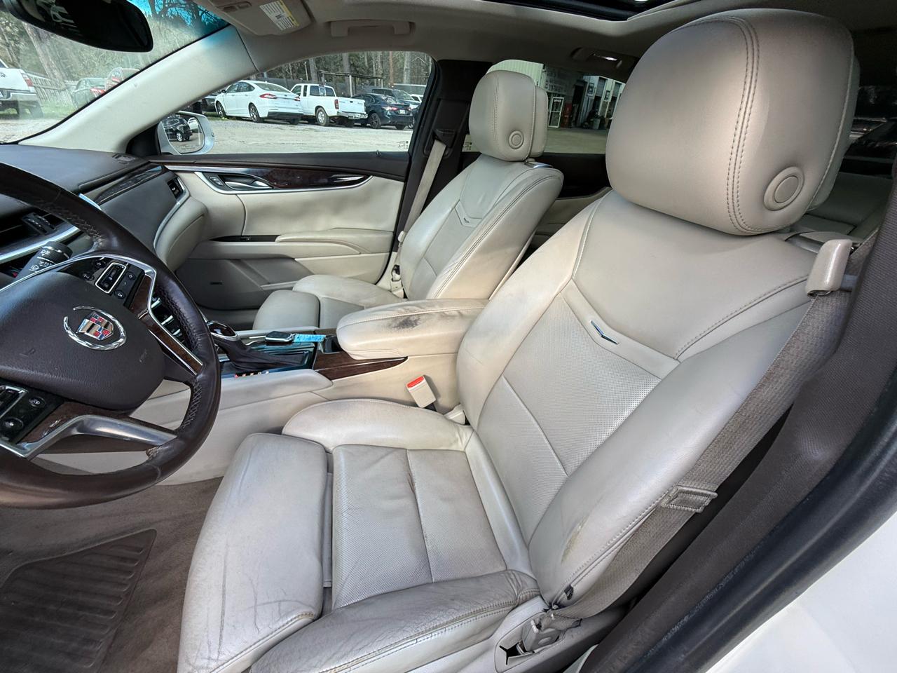 Cadillac XTS 4dr Sdn Premium FWD 2013