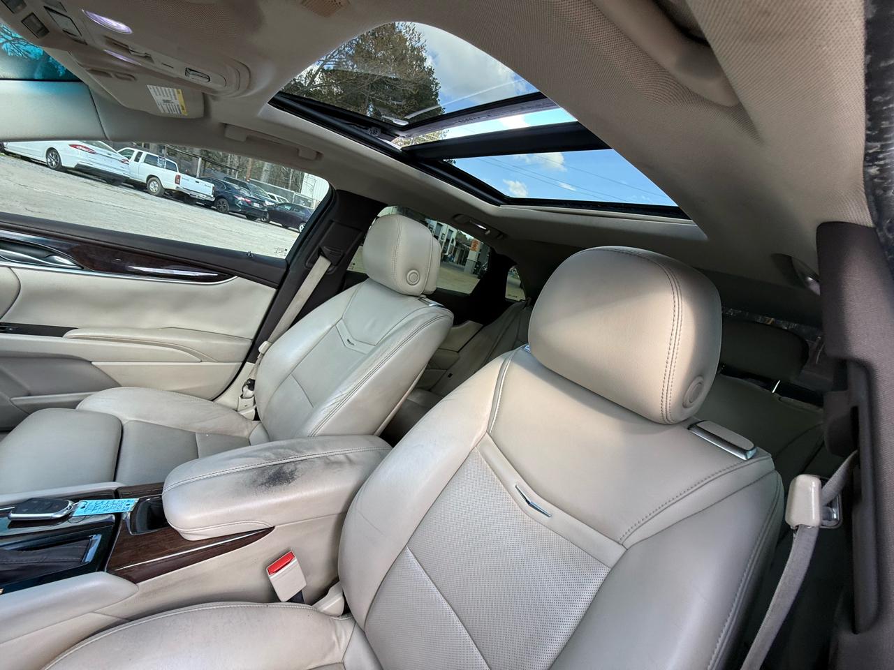 Cadillac XTS 4dr Sdn Premium FWD 2013