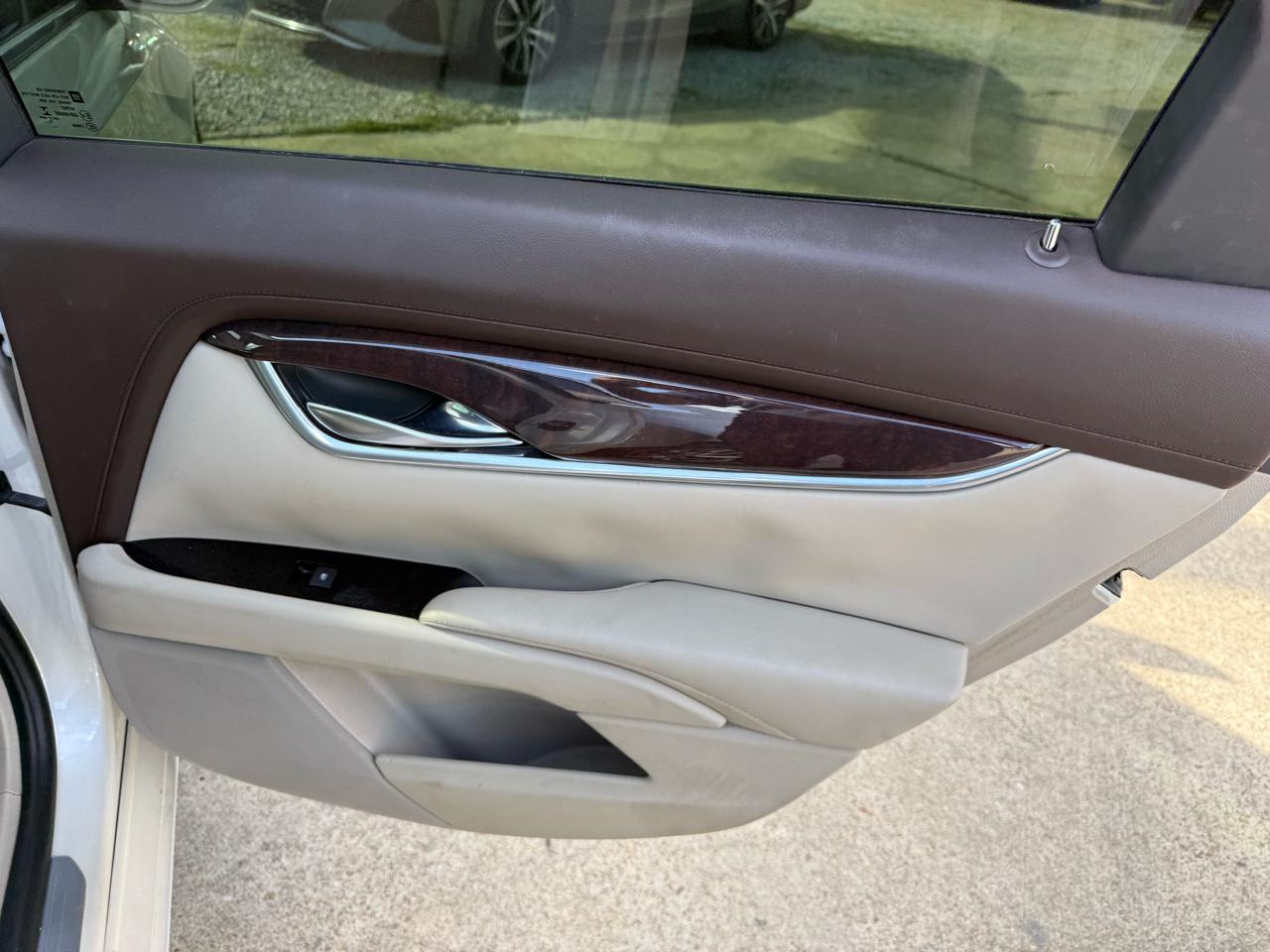 Cadillac XTS 4dr Sdn Premium FWD 2013