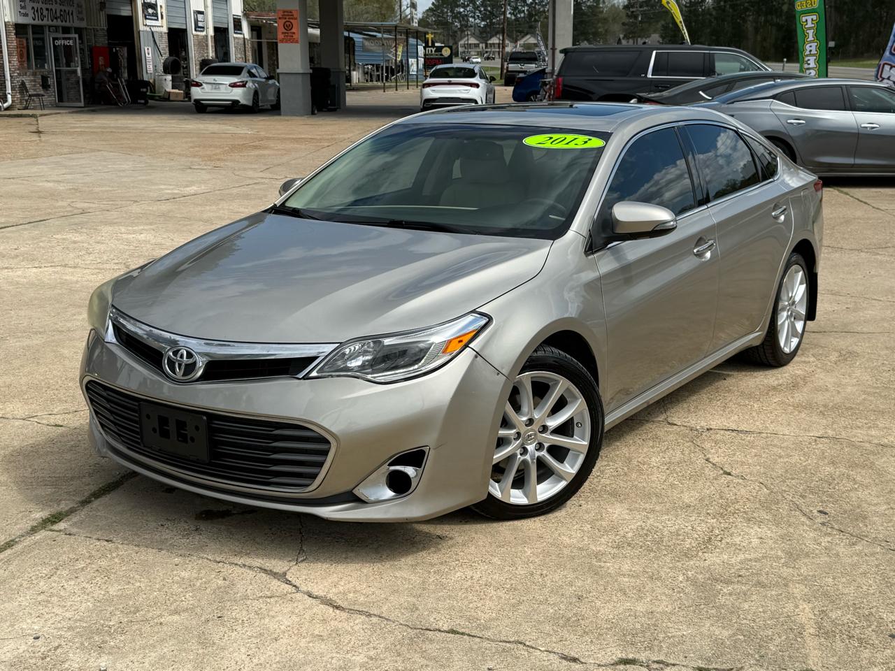 Toyota Avalon 4dr Sdn XLE Premium (Natl) 2013