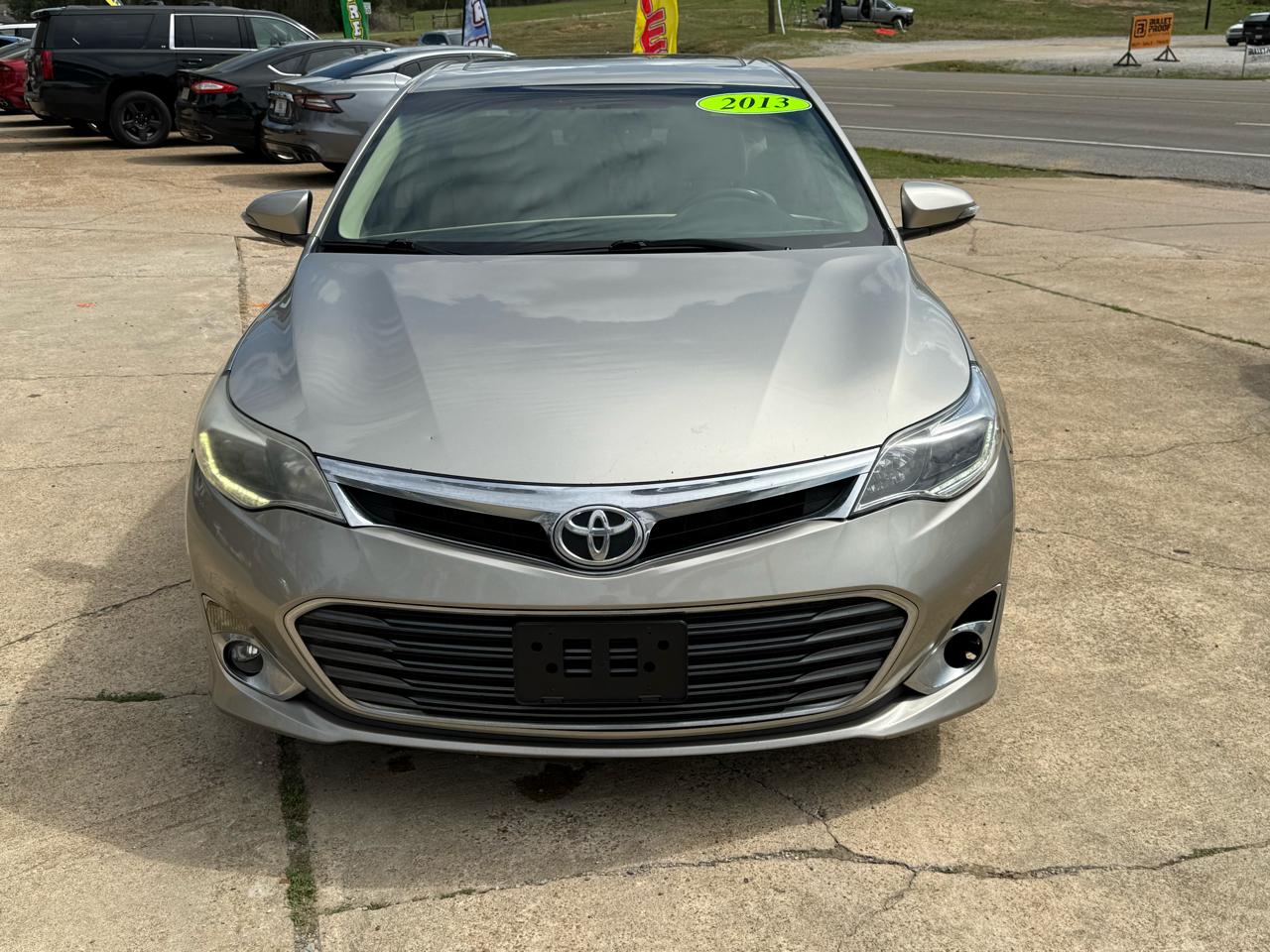Toyota Avalon 4dr Sdn XLE Premium (Natl) 2013