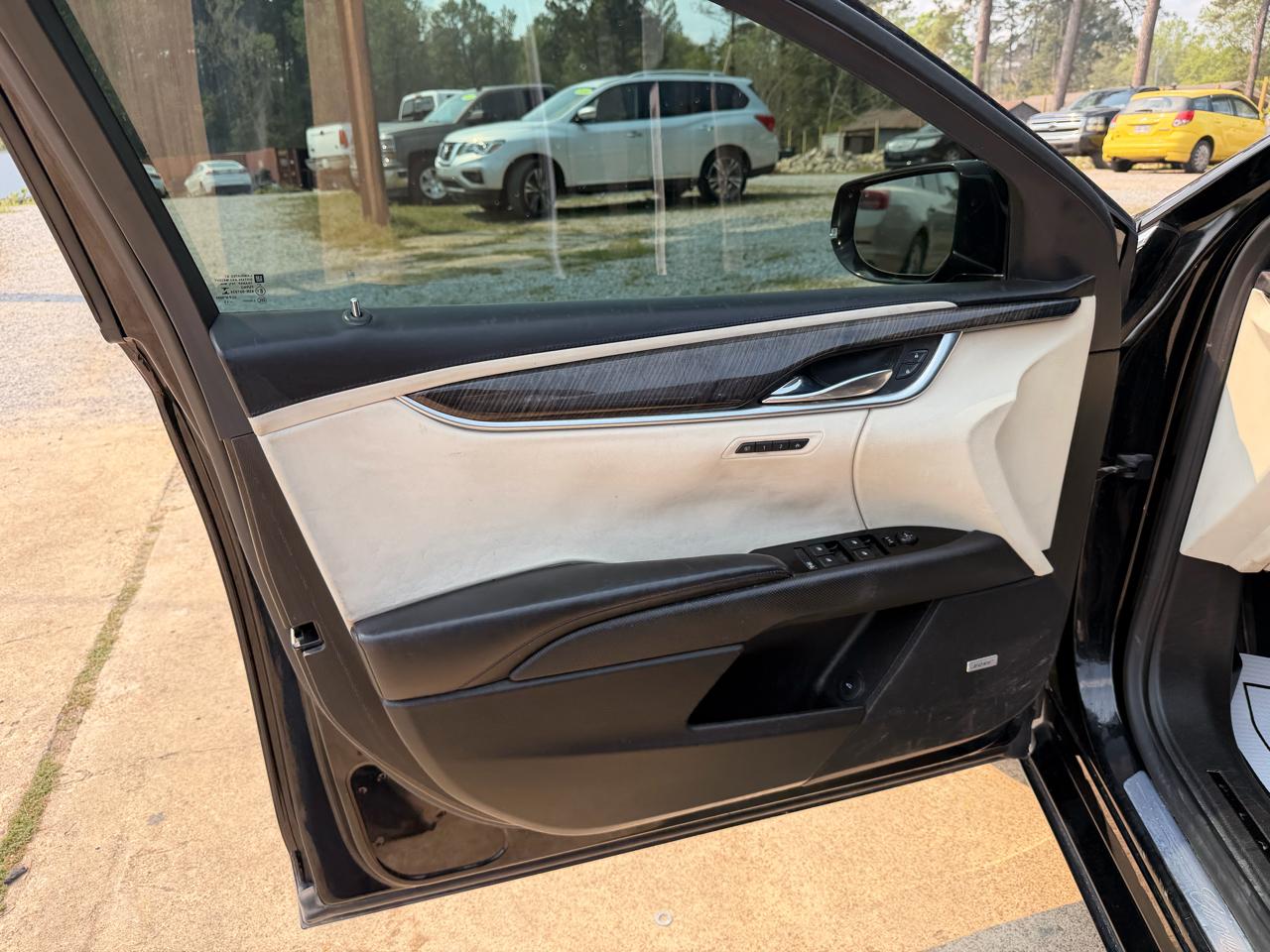 Cadillac XTS 4dr Sdn Platinum FWD 2015