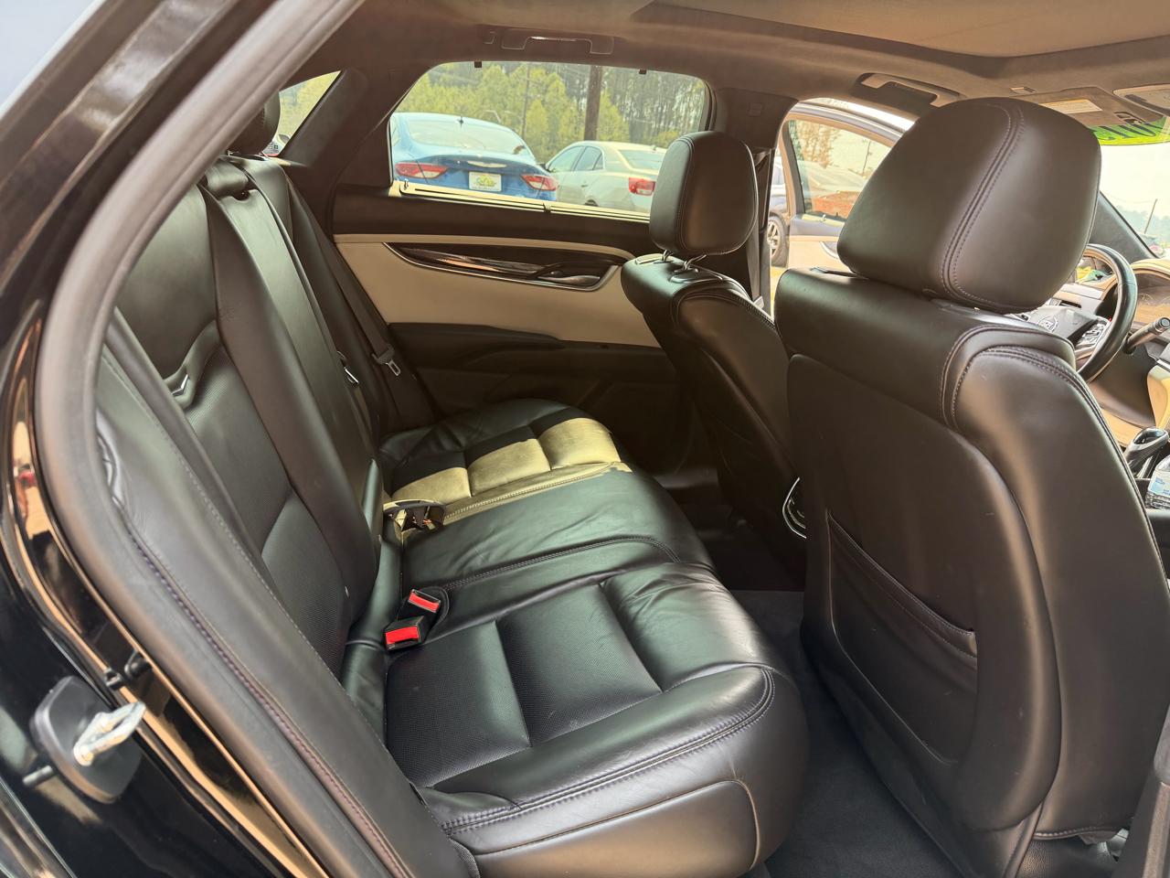 Cadillac XTS 4dr Sdn Platinum FWD 2015