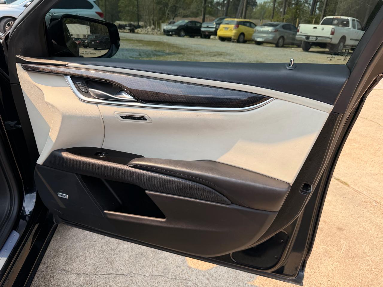 Cadillac XTS 4dr Sdn Platinum FWD 2015