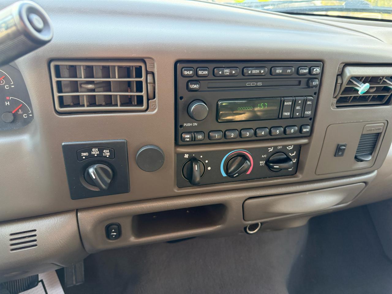 Ford Super Duty F-250 Crew Cab 156" King Ranch 4WD 2003