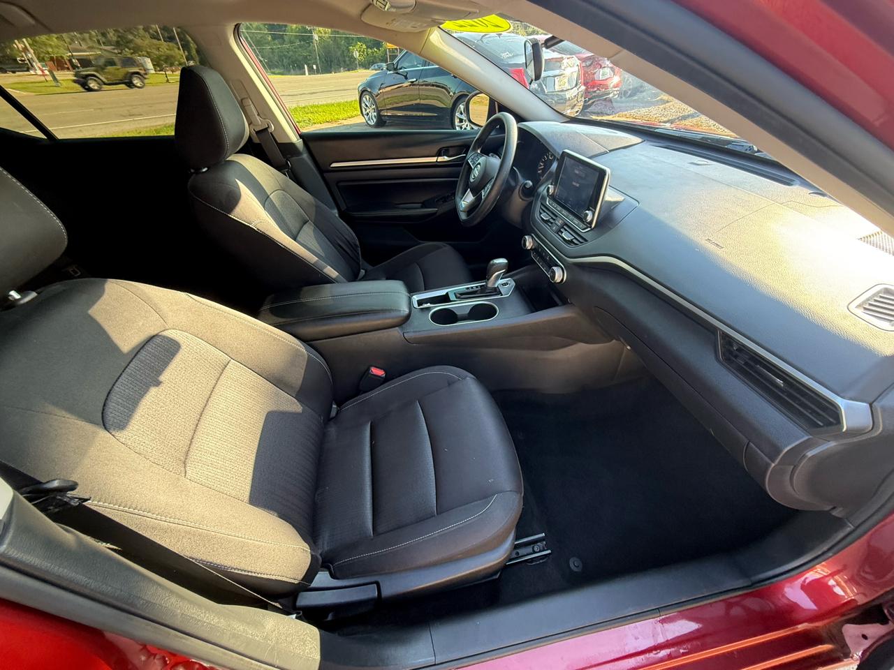 Nissan Altima 2.5 SV Sedan 2022