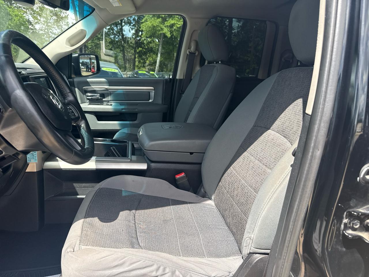 RAM 1500 2WD Quad Cab 140.5" Lone Star 2015