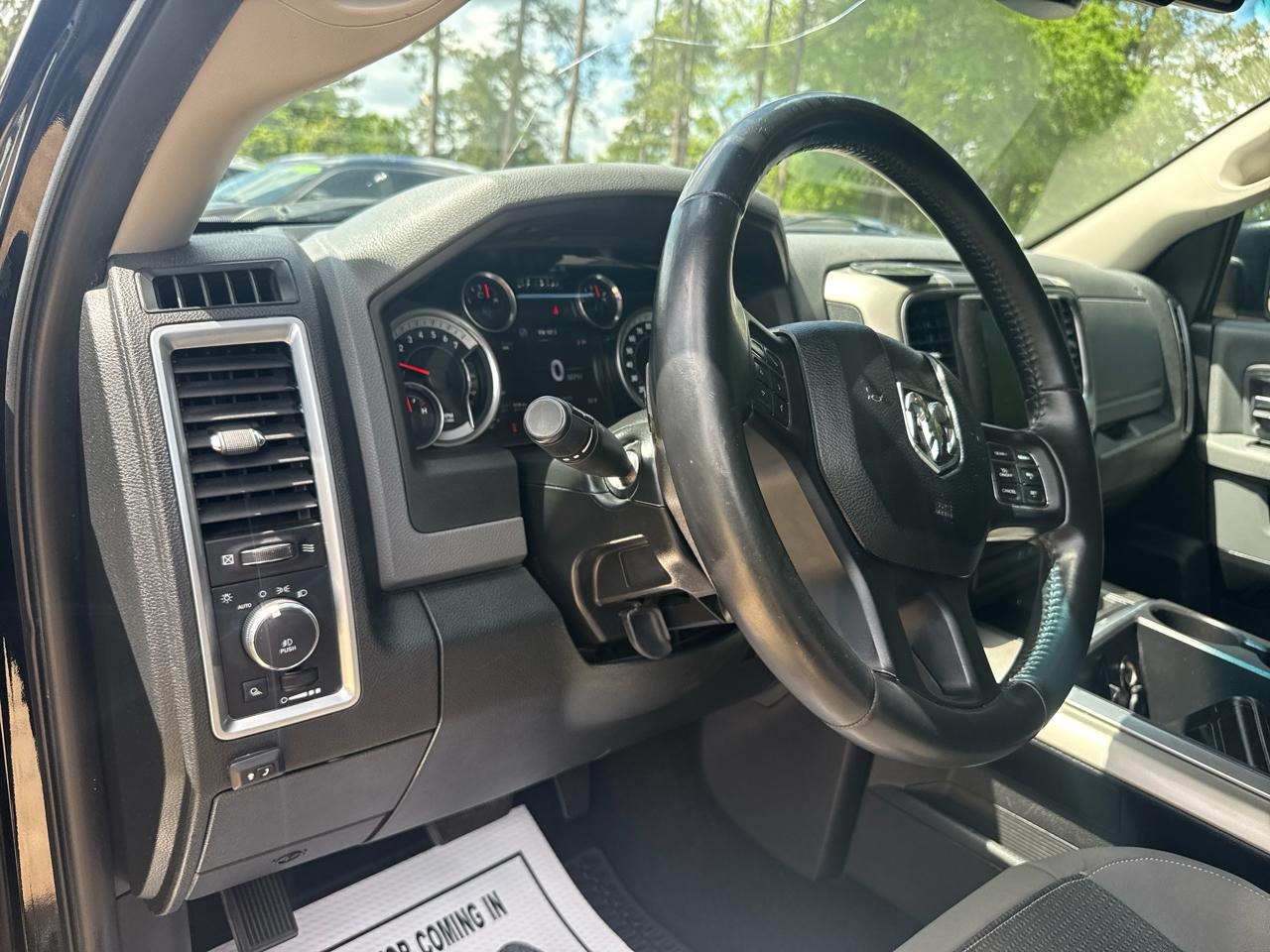 RAM 1500 2WD Quad Cab 140.5" Lone Star 2015