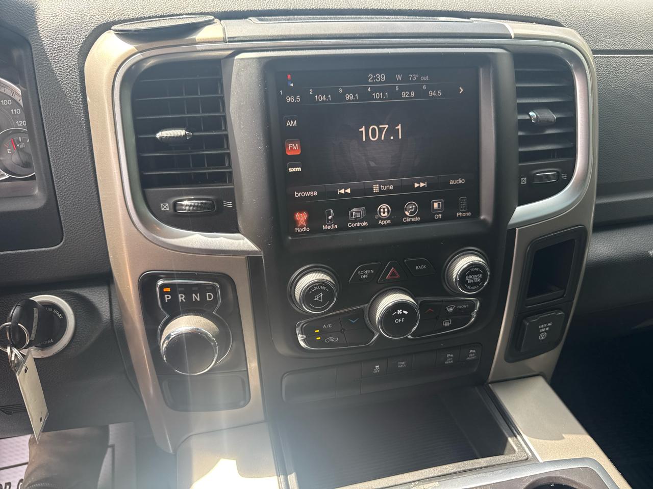 RAM 1500 2WD Quad Cab 140.5" Lone Star 2015