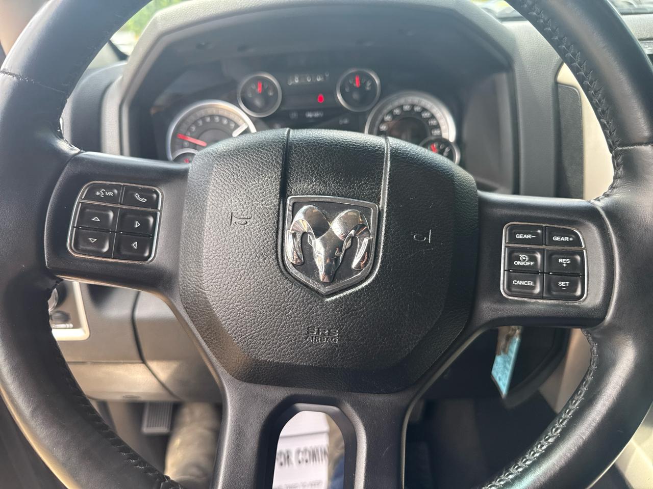 RAM 1500 2WD Quad Cab 140.5" Lone Star 2015