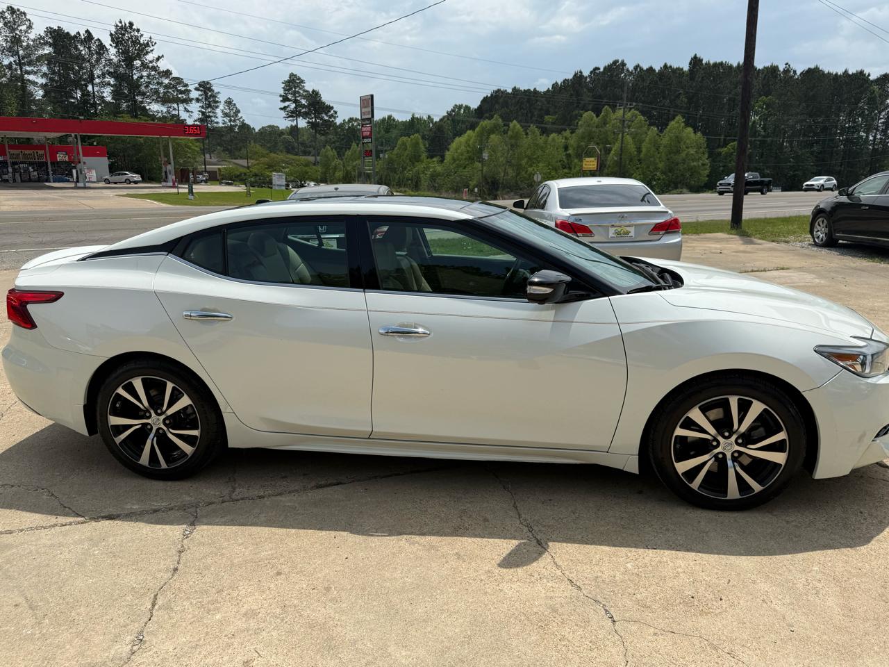 Nissan Maxima 4dr Sdn 3.5 Platinum 2017