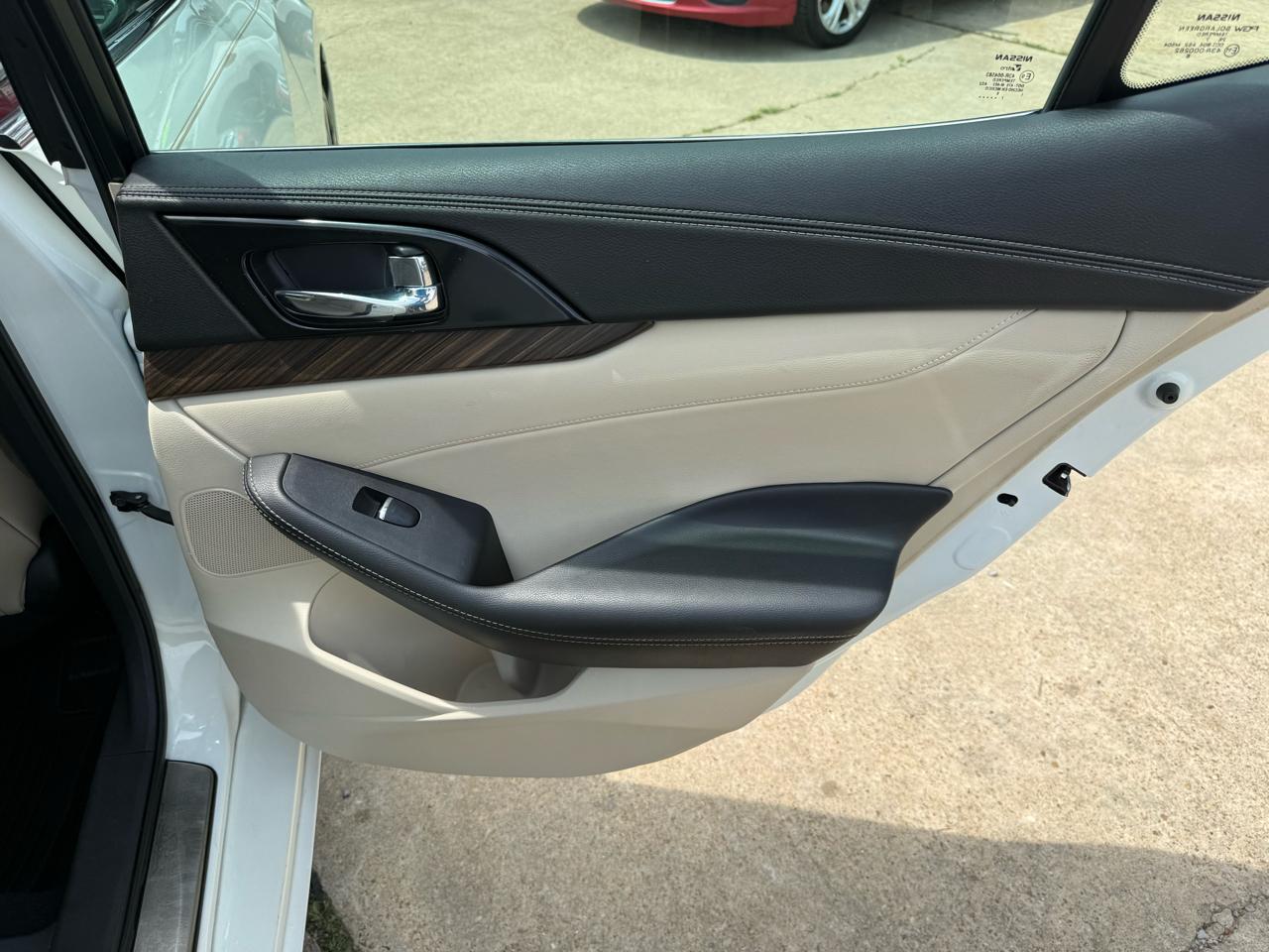 Nissan Maxima 4dr Sdn 3.5 Platinum 2017