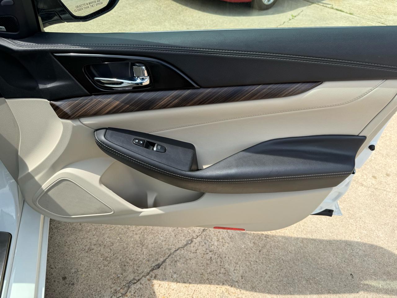 Nissan Maxima 4dr Sdn 3.5 Platinum 2017