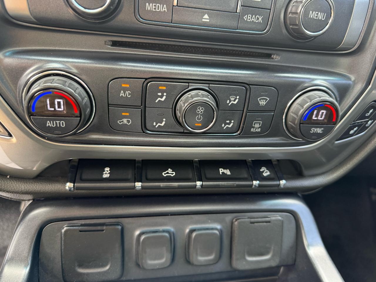 Chevrolet Silverado 1500 4WD Crew Cab 143.5" LTZ w/2LZ 2018