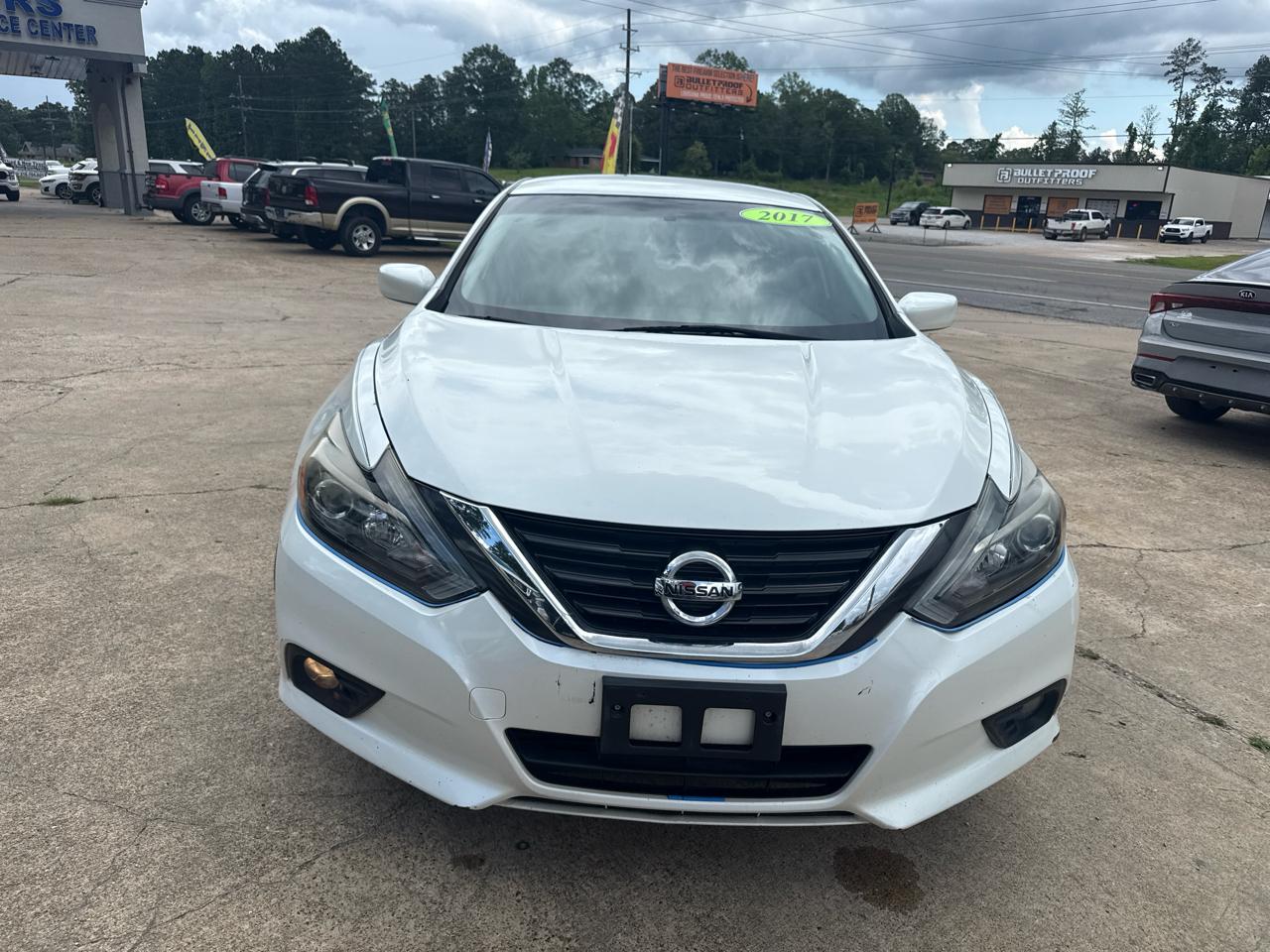 Nissan Altima 2.5 SR Sedan 2017