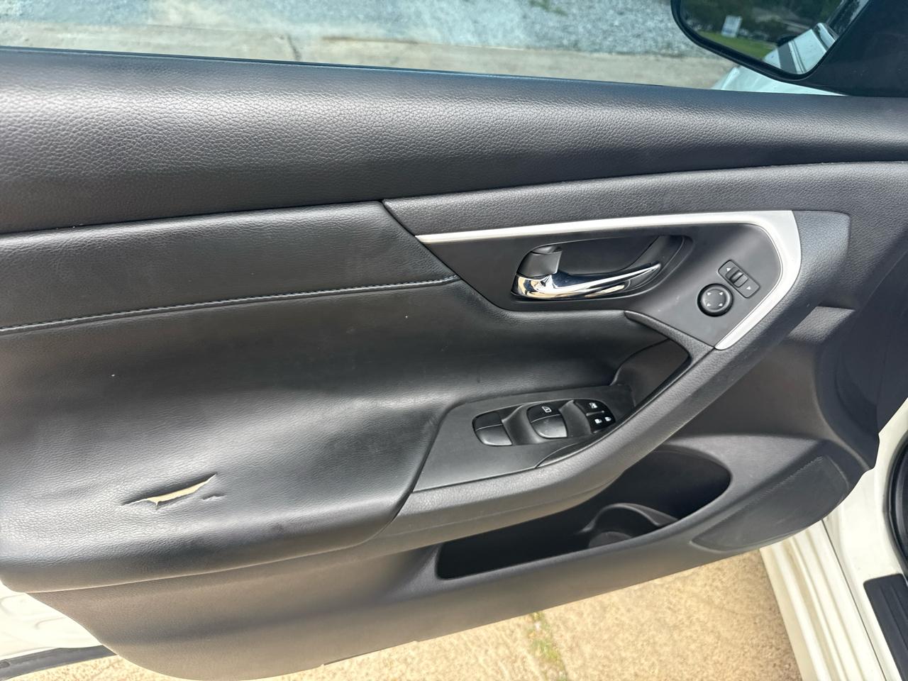 Nissan Altima 2.5 SR Sedan 2017