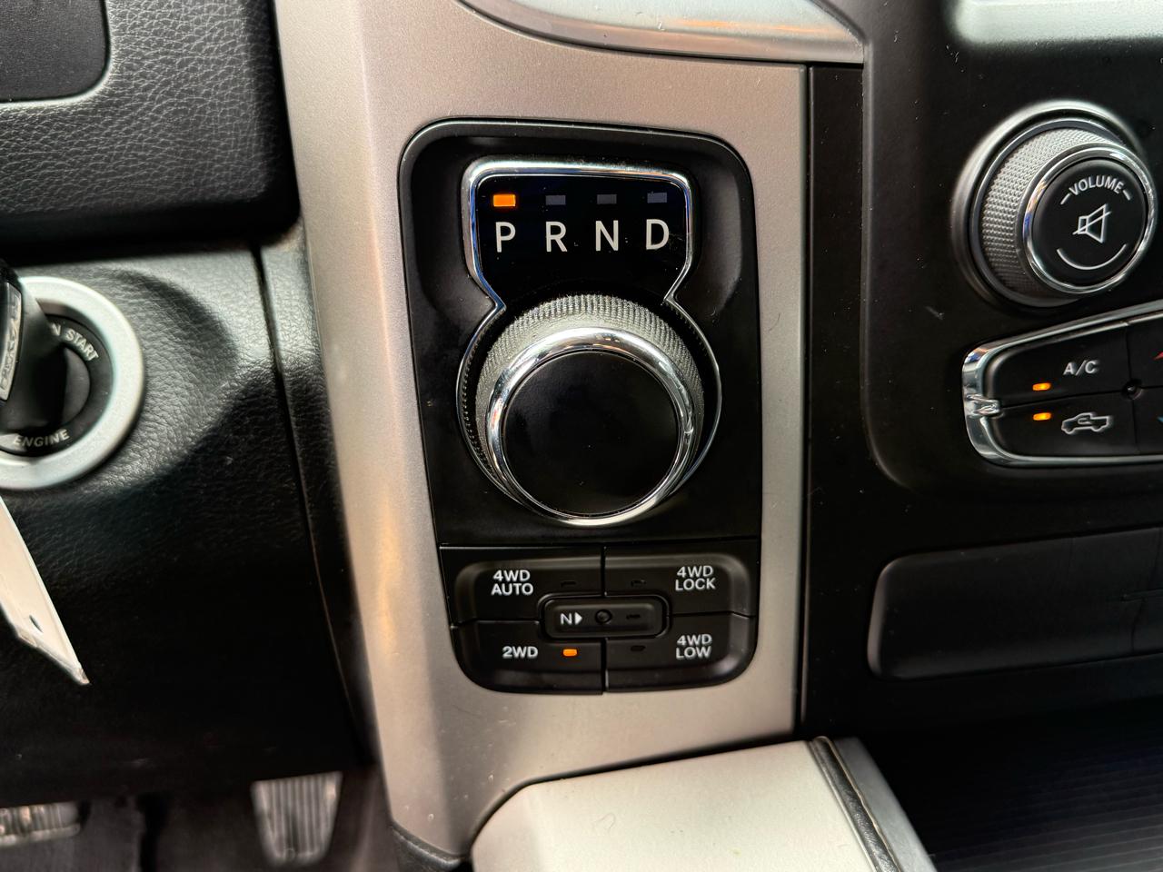 RAM 1500 Big Horn 4x4 Crew Cab 5'7" Box 2017