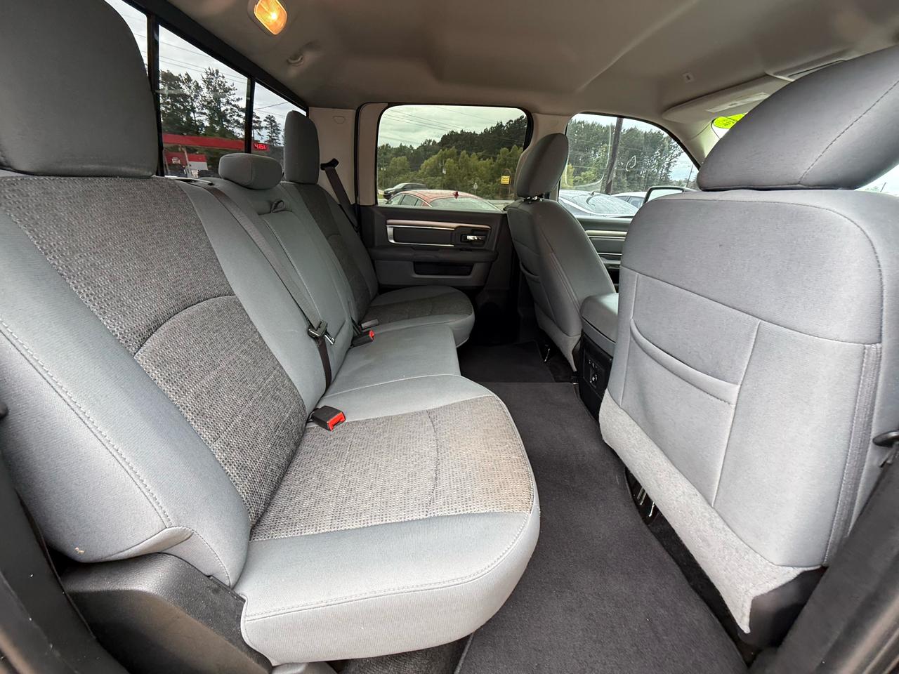 RAM 1500 Big Horn 4x4 Crew Cab 5'7" Box 2017