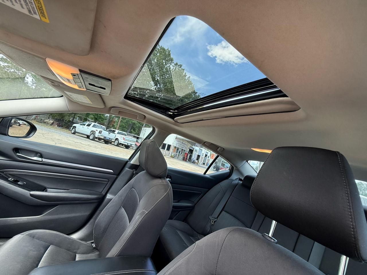 Nissan Altima 2.5 SV Sedan 2022