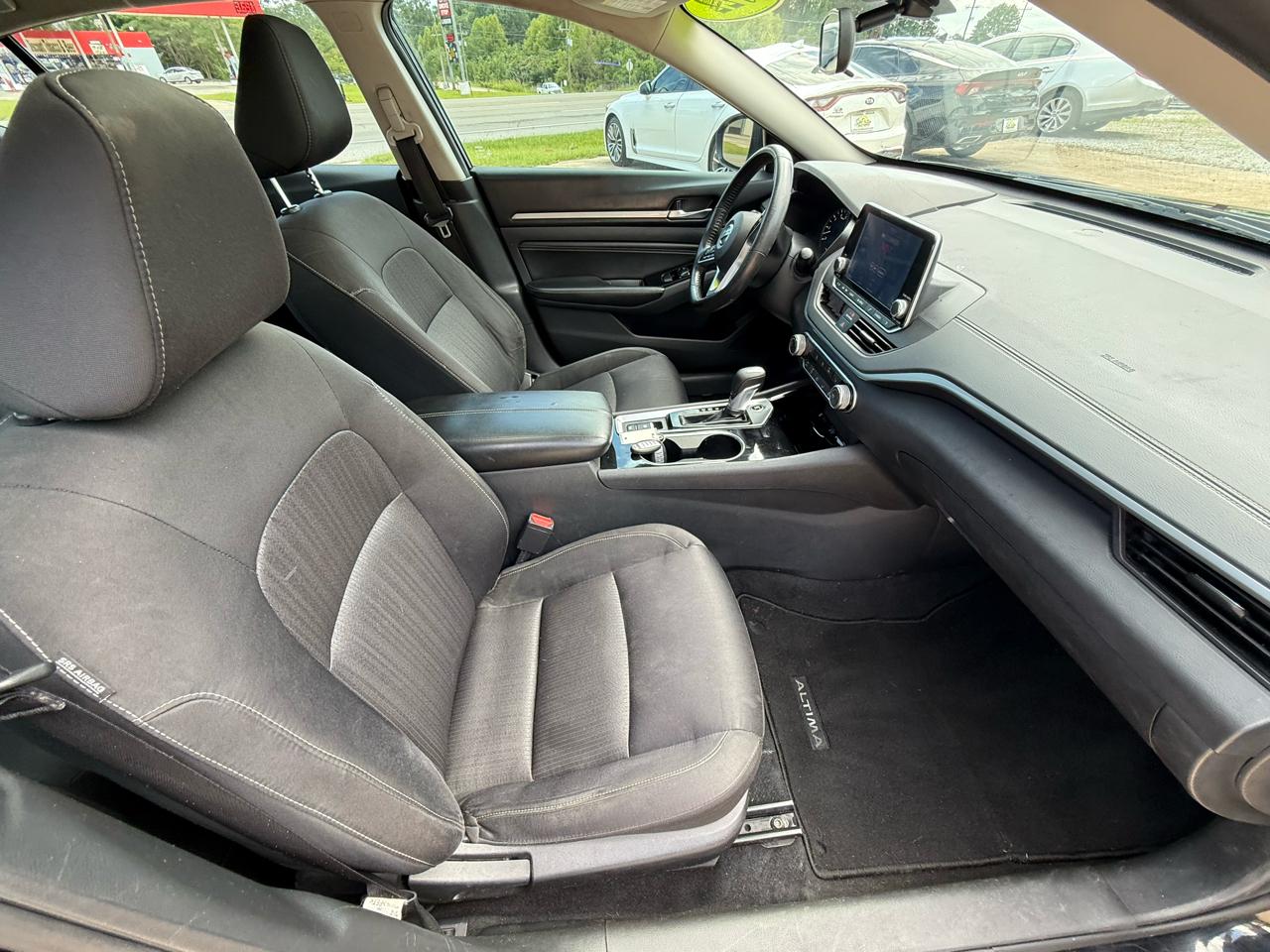 Nissan Altima 2.5 SV Sedan 2022