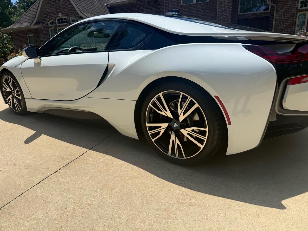 BMW i8 2dr Cpe 2016