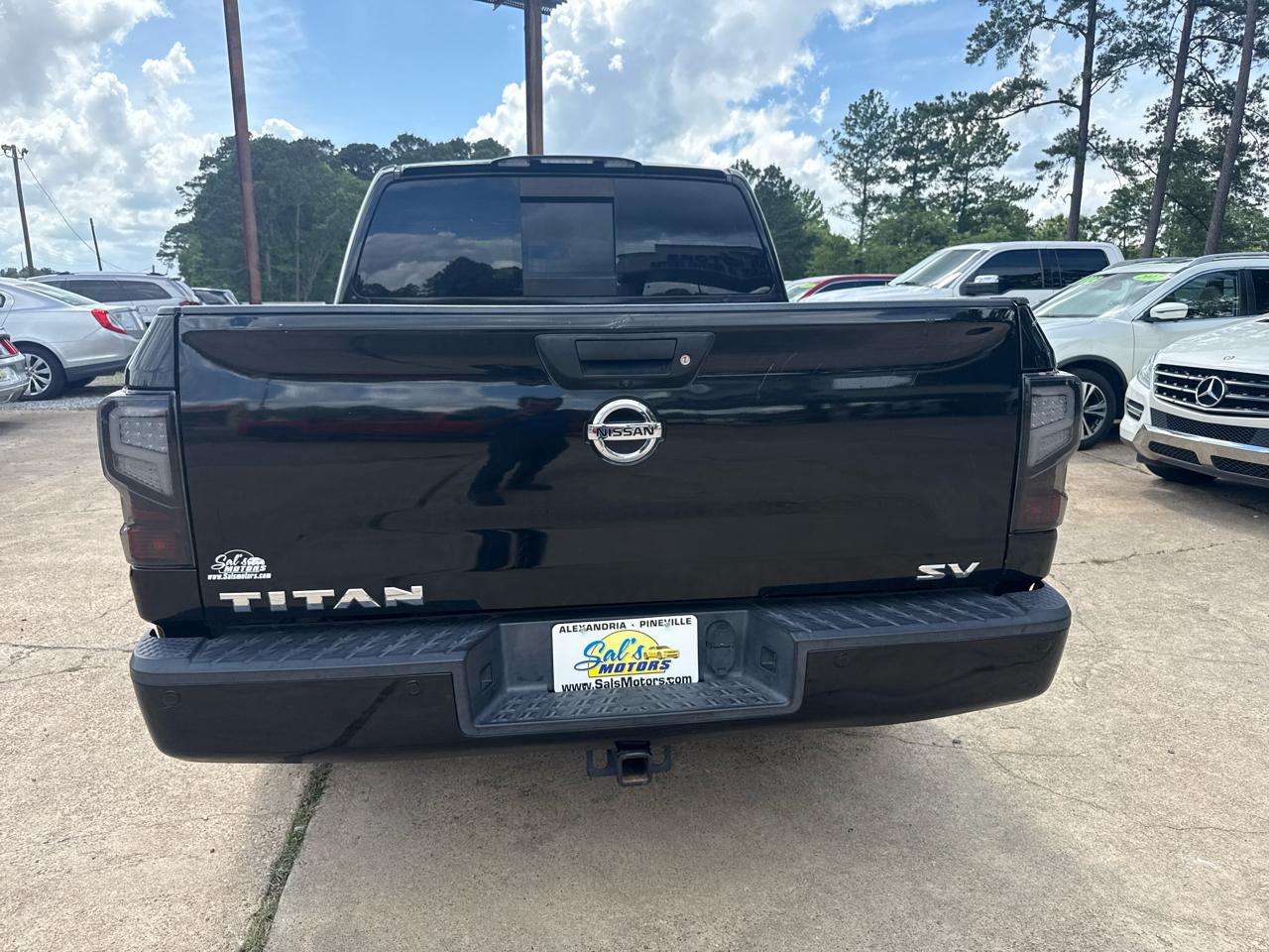 Nissan Titan 4x2 Crew Cab SV 2017