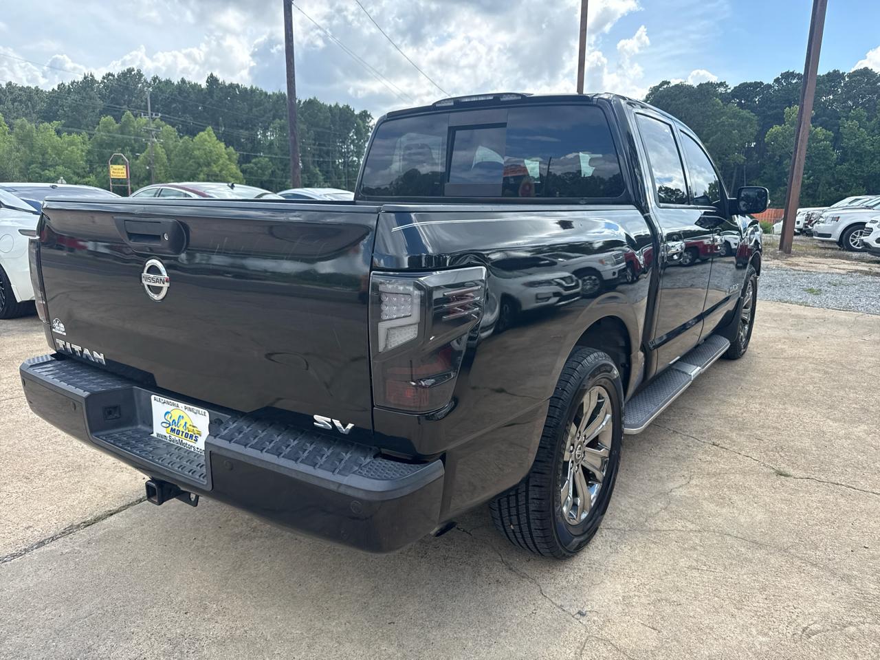 Nissan Titan 4x2 Crew Cab SV 2017