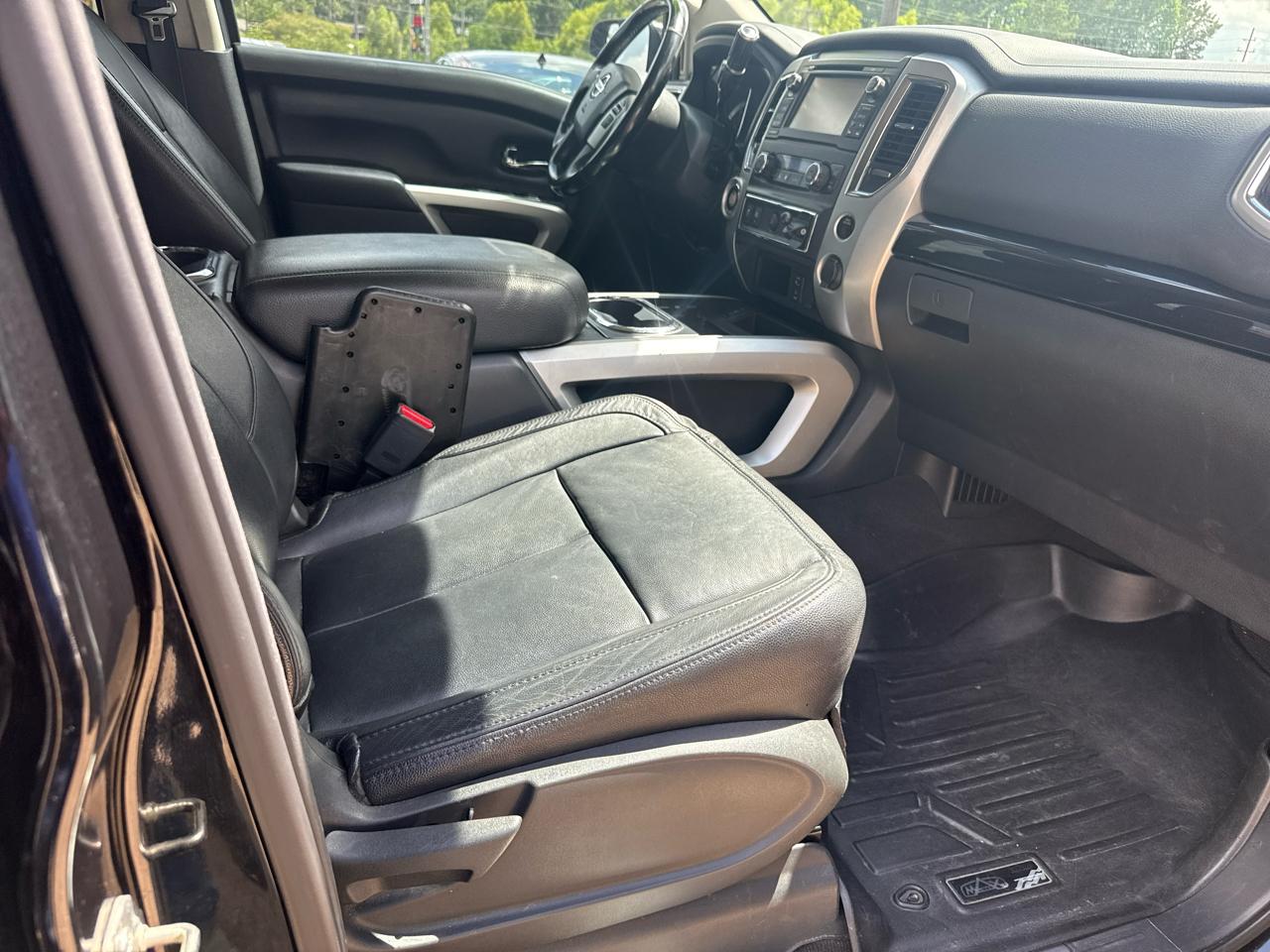 Nissan Titan 4x2 Crew Cab SV 2017