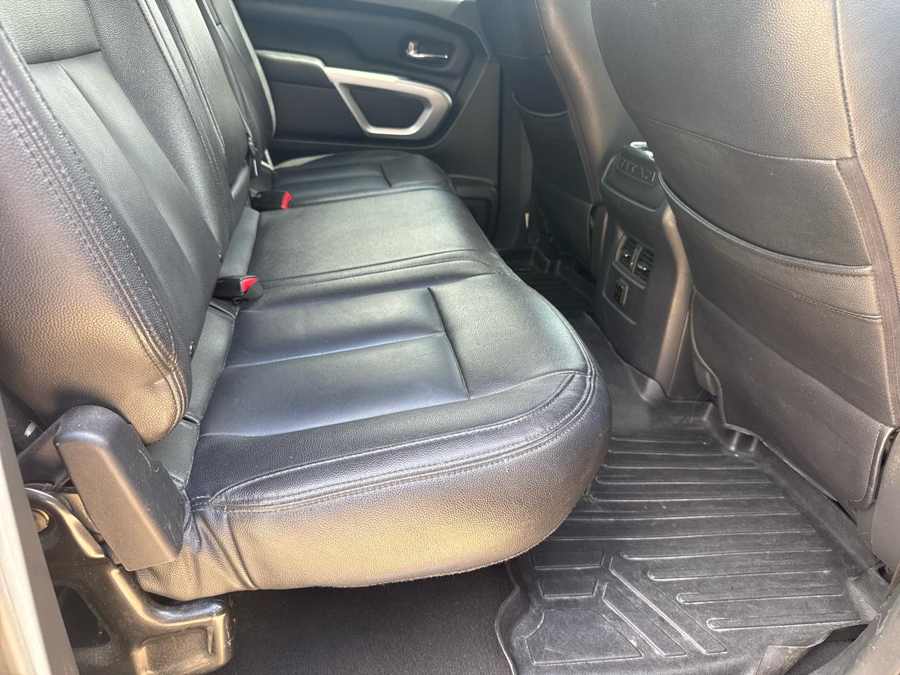 Nissan Titan 4x2 Crew Cab SV 2017