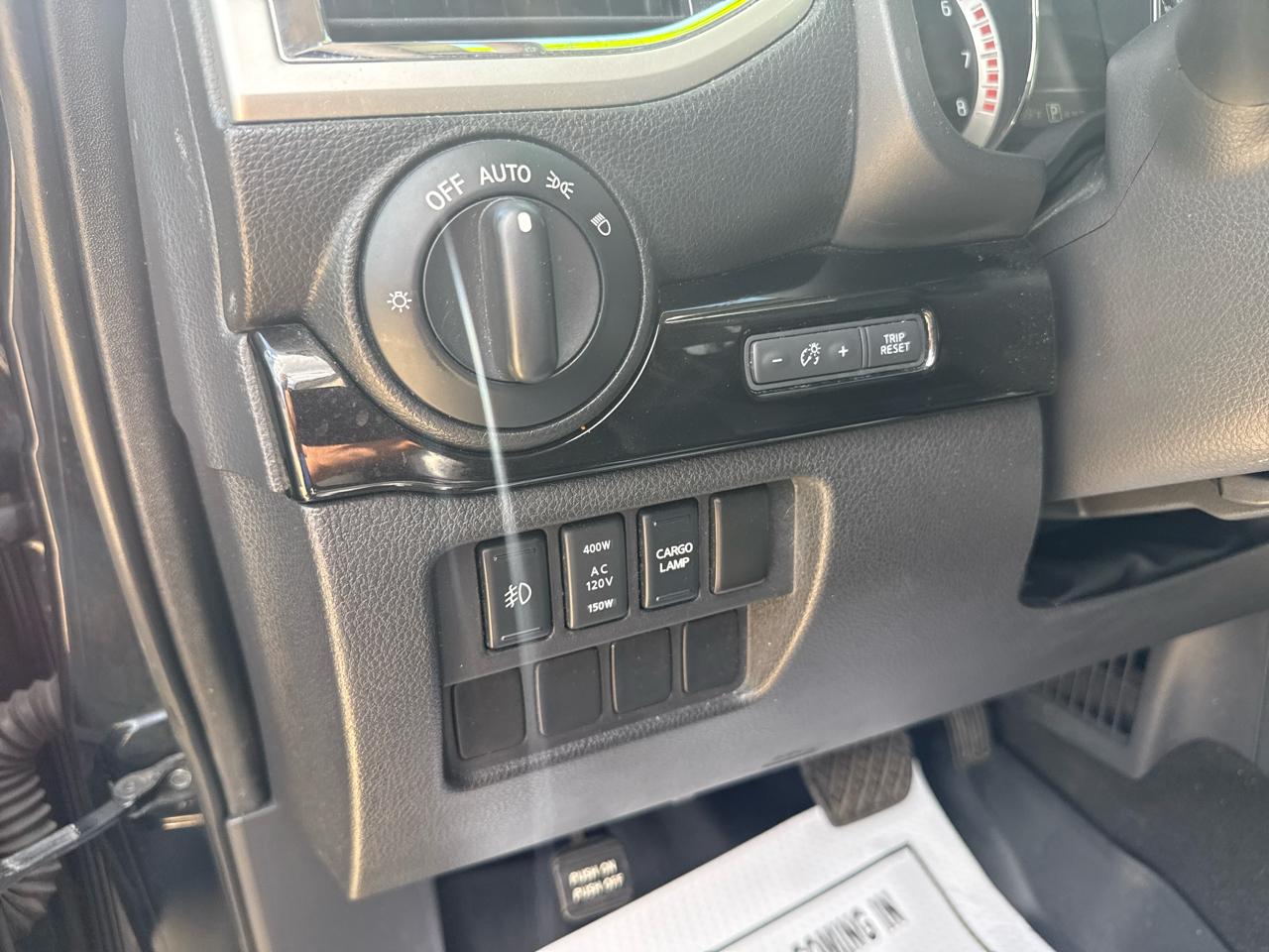 Nissan Titan 4x2 Crew Cab SV 2017