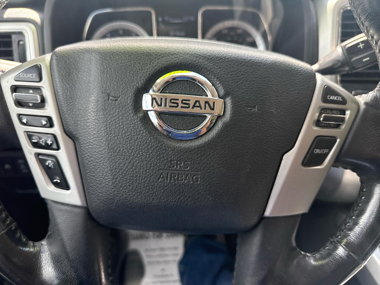 Nissan Titan 4x2 Crew Cab SV 2017