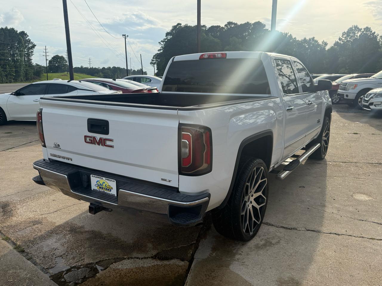GMC Sierra 1500 4WD Crew Cab 143.5" SLT 2018