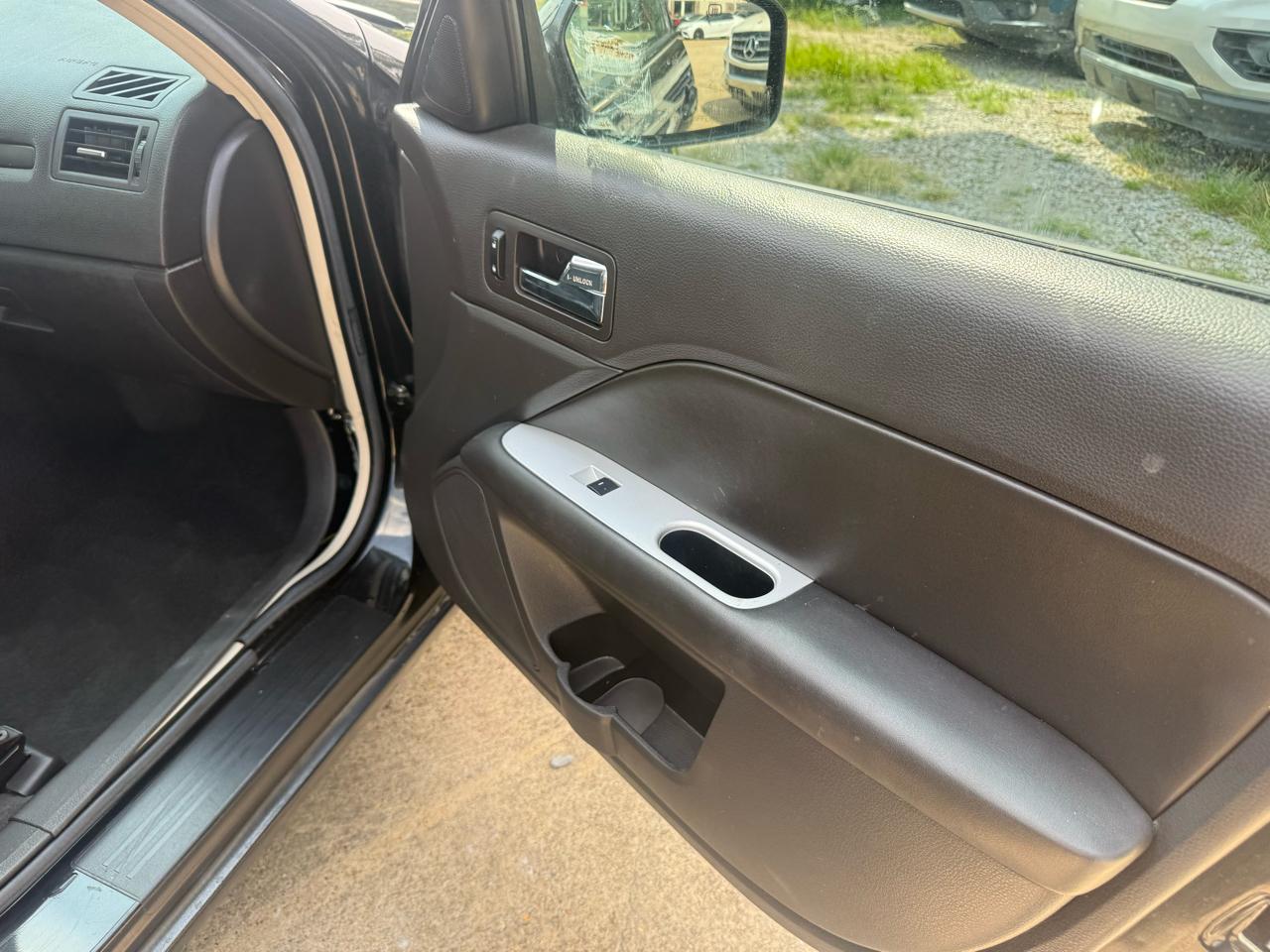 Mercury Milan 4dr Sdn Premier FWD 2010