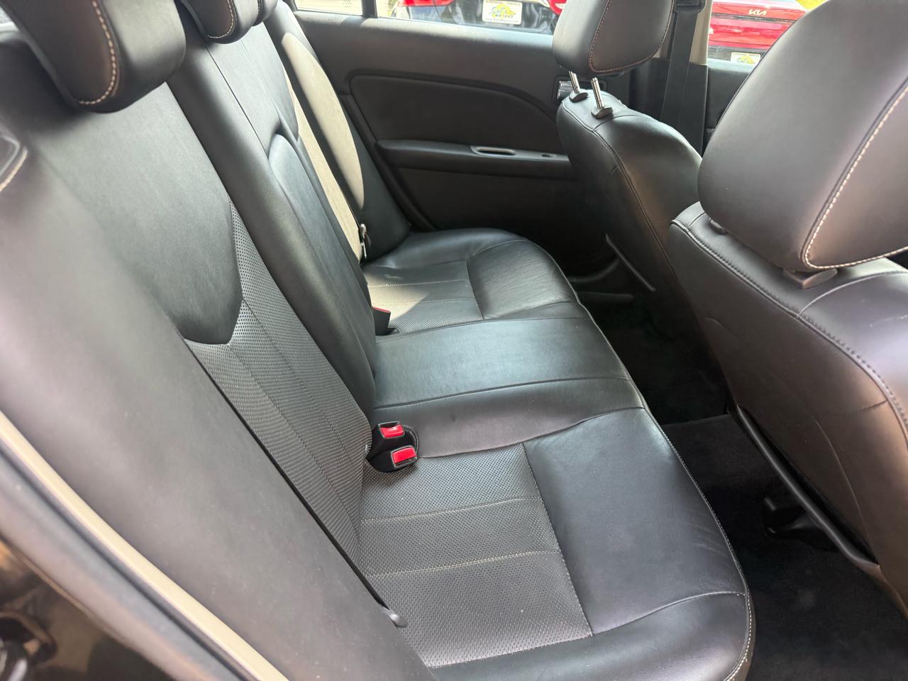 Mercury Milan 4dr Sdn Premier FWD 2010
