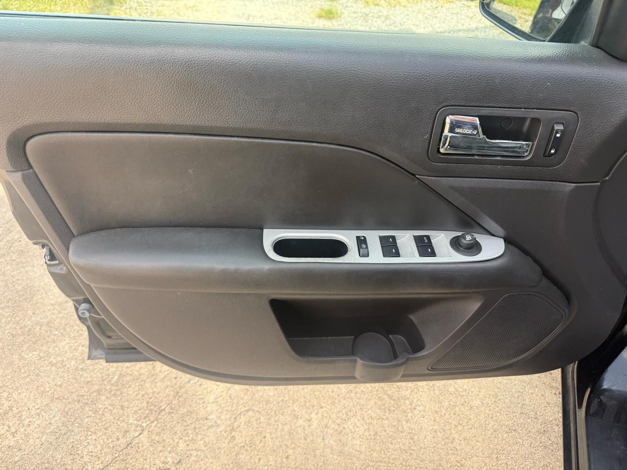 Mercury Milan 4dr Sdn Premier FWD 2010