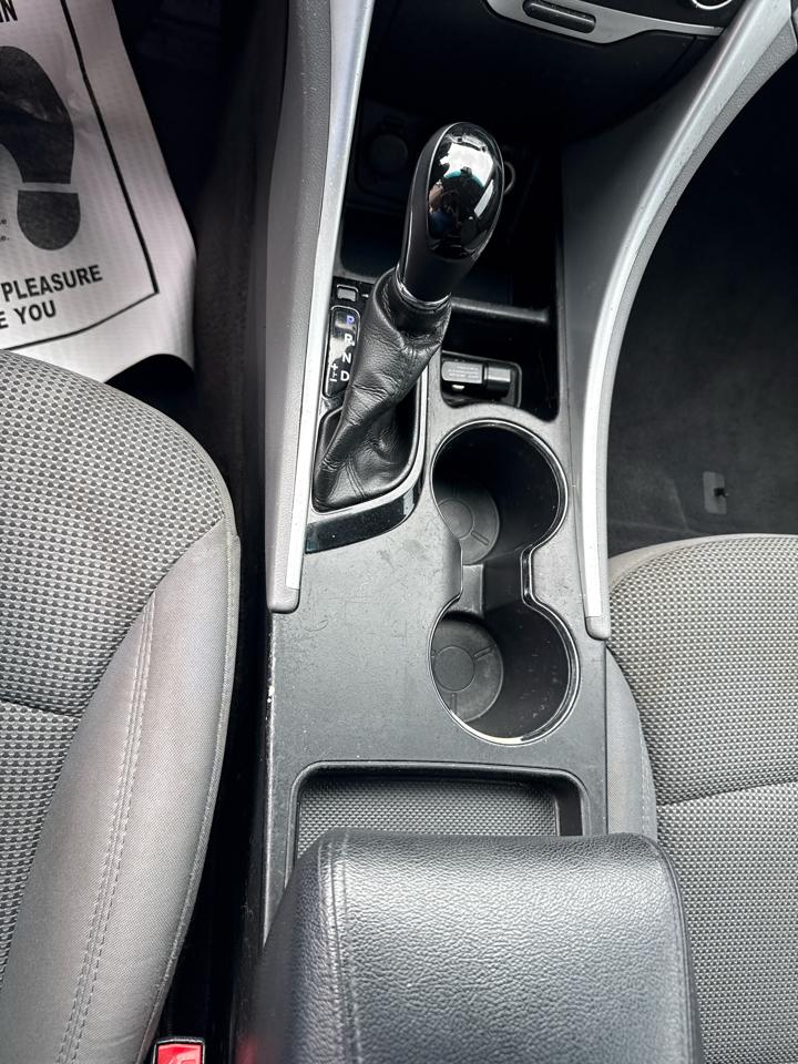 Hyundai Sonata 4dr Sdn 2.4L Auto GLS 2013